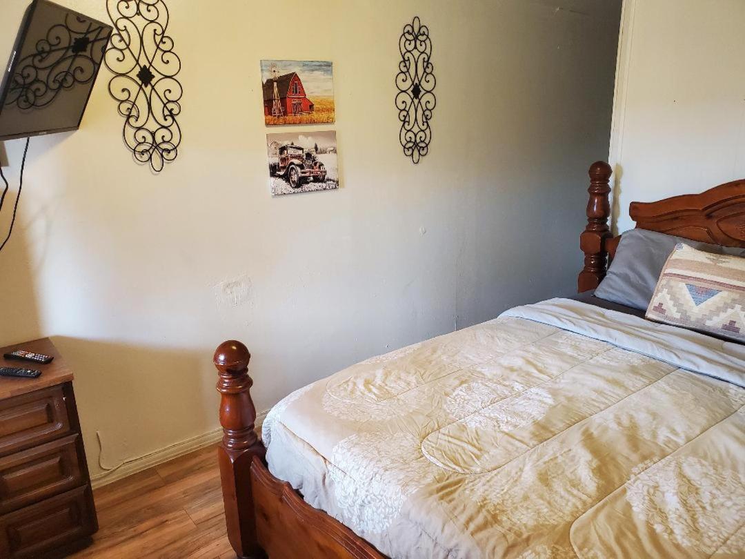 Holbrook Vacations - Brad's Desert Inn - Property Image 4