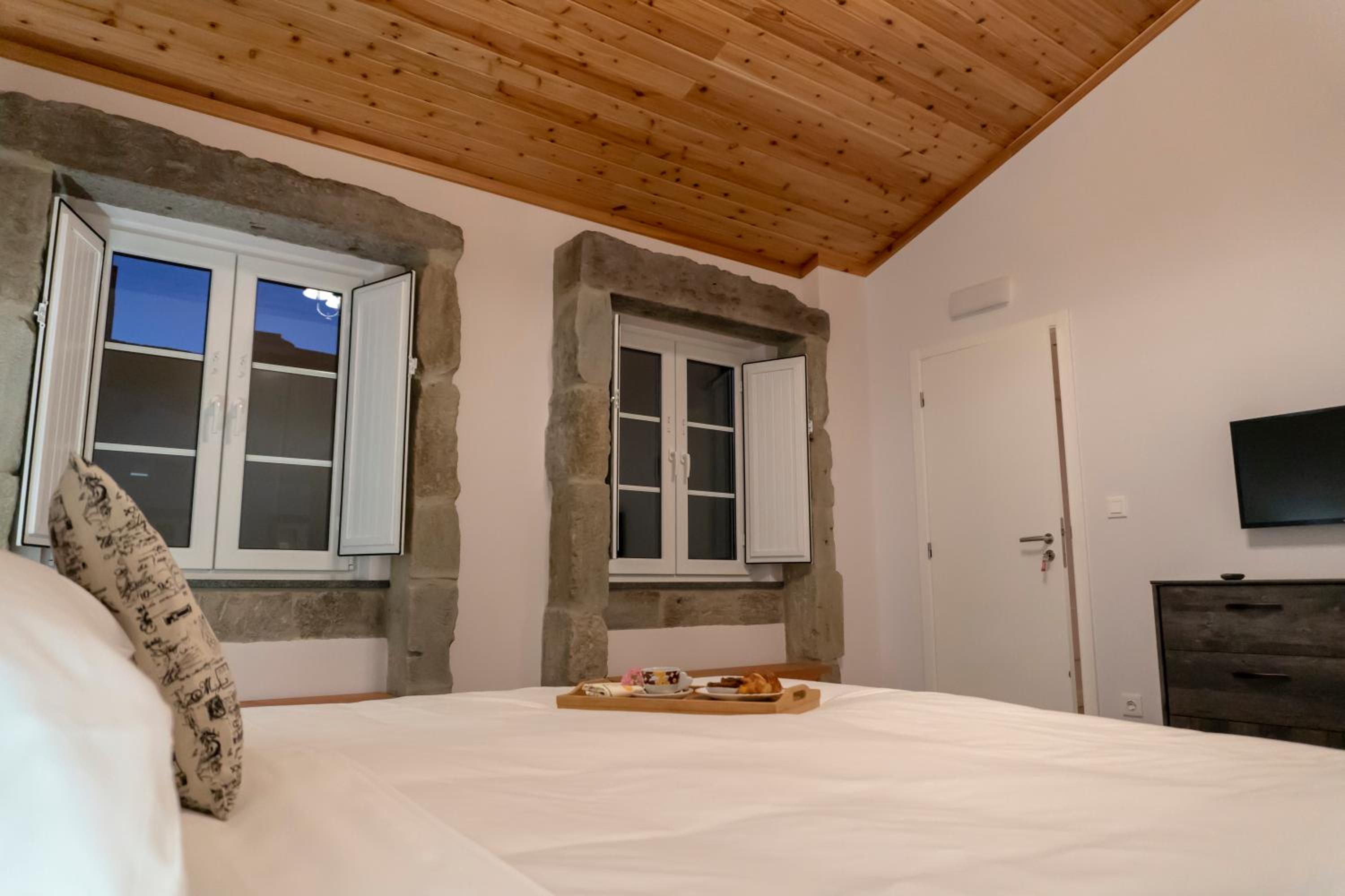 Penthouse Peaks - Casa Sao Joao -4 Star Tourist Apartments view 3