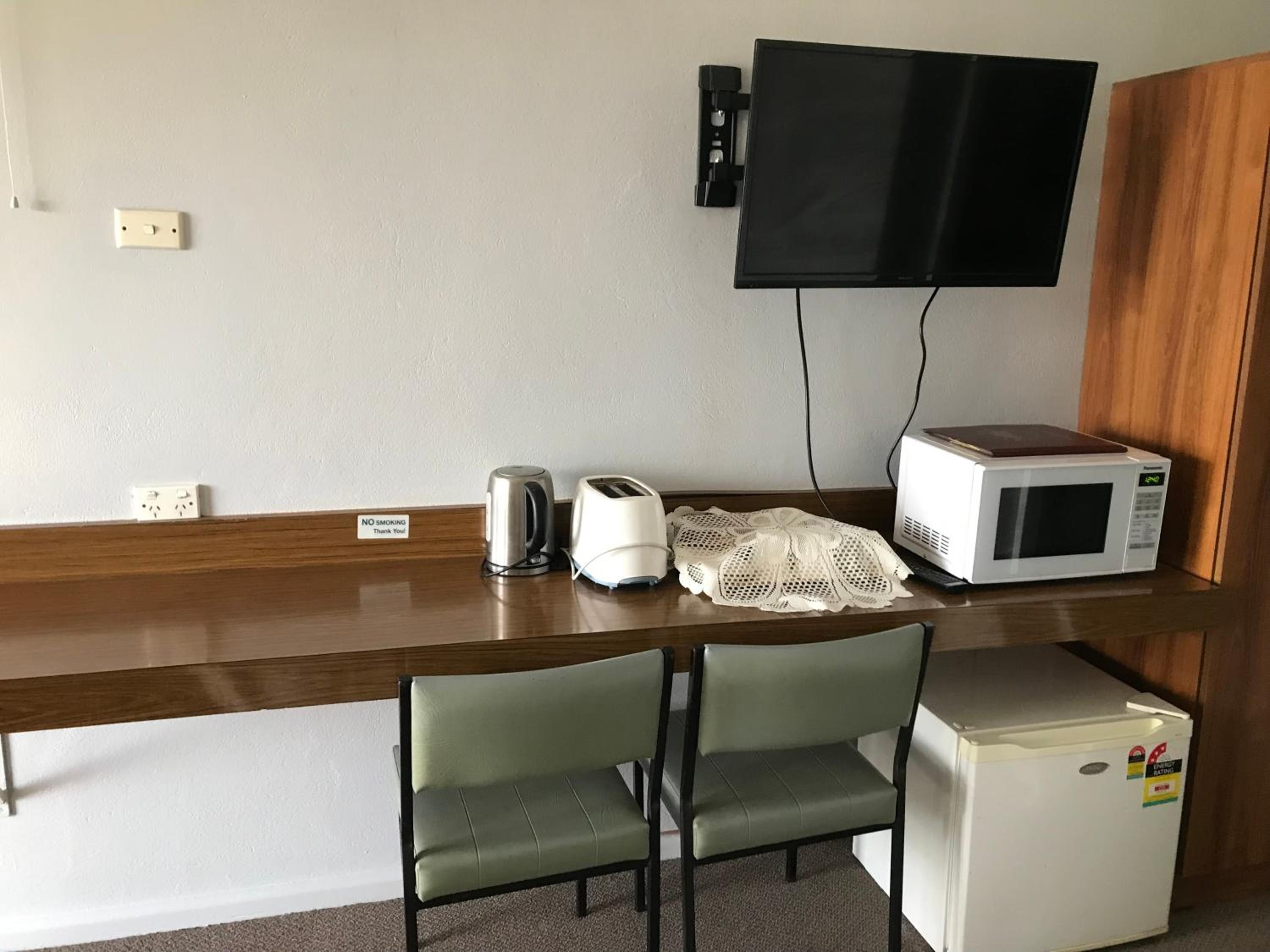 County Lodge Motor Inn
