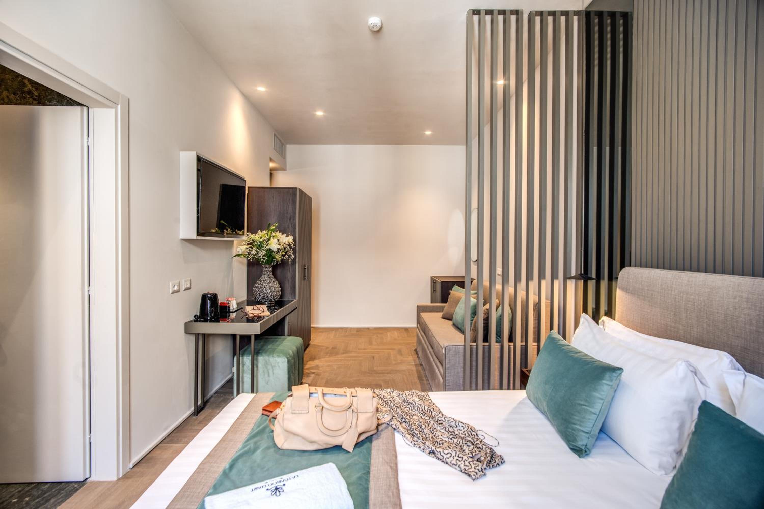 Hotel 77 Seventy-Seven - Maison D'Art Collection