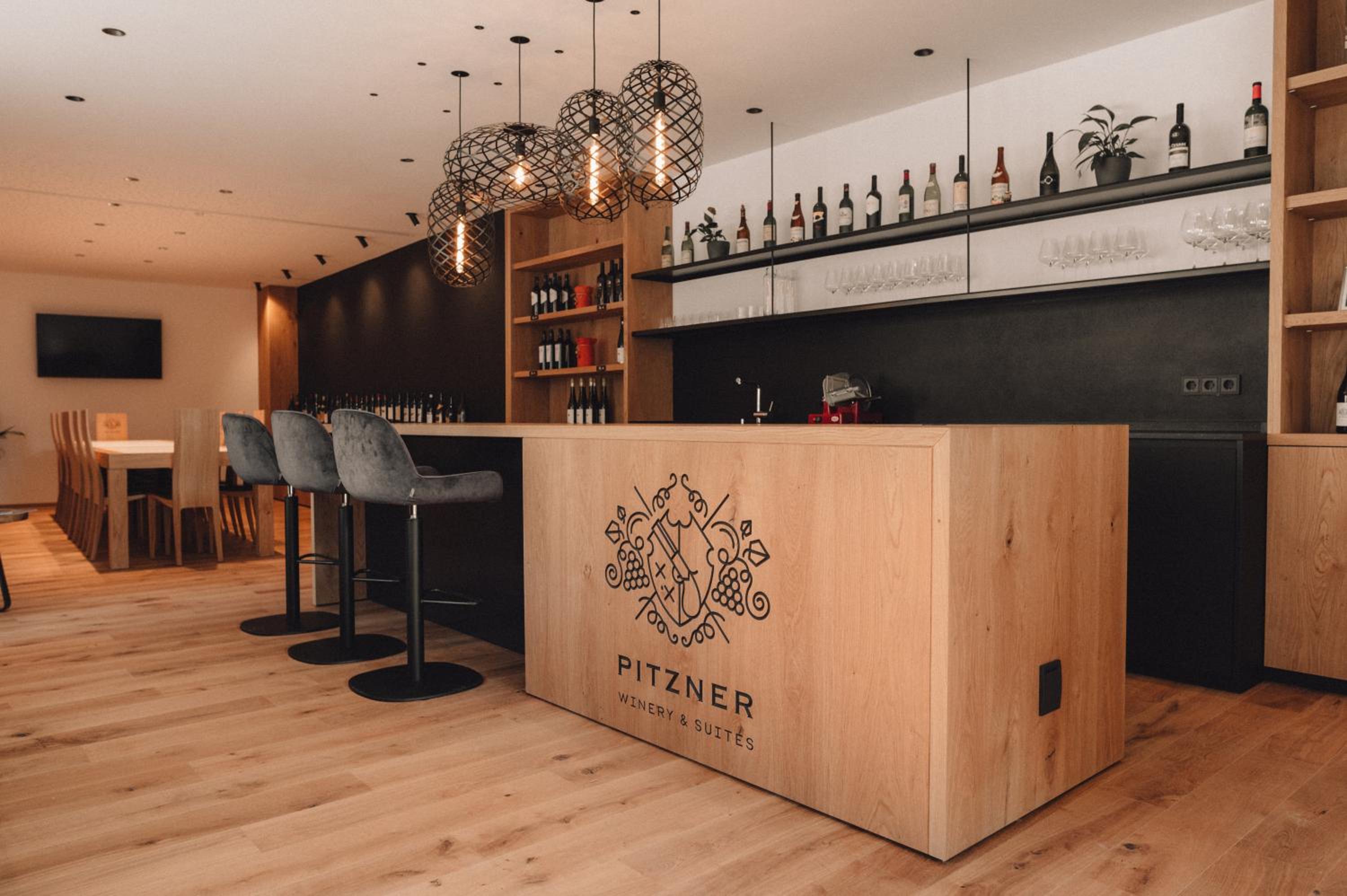Pitzner - Winery & Suites 8