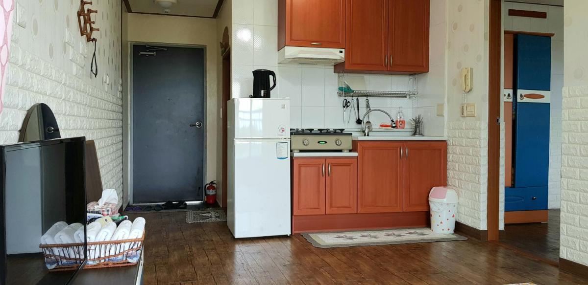 Jun House