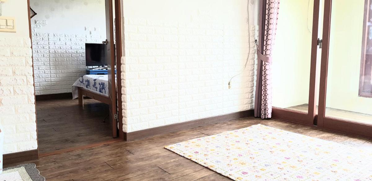 Jun House