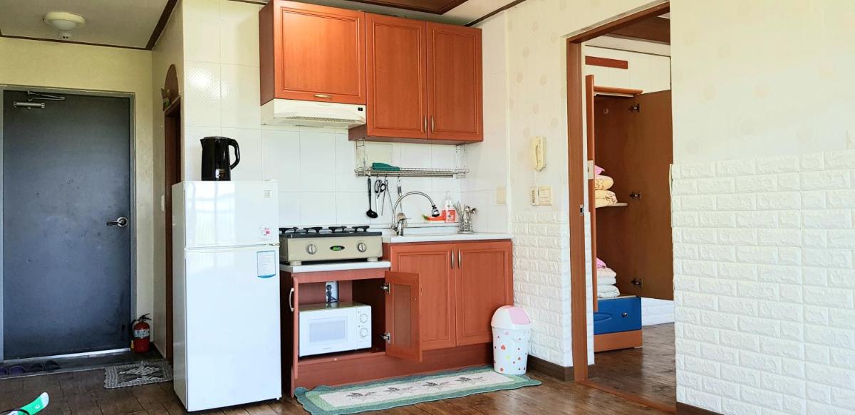 Jun House