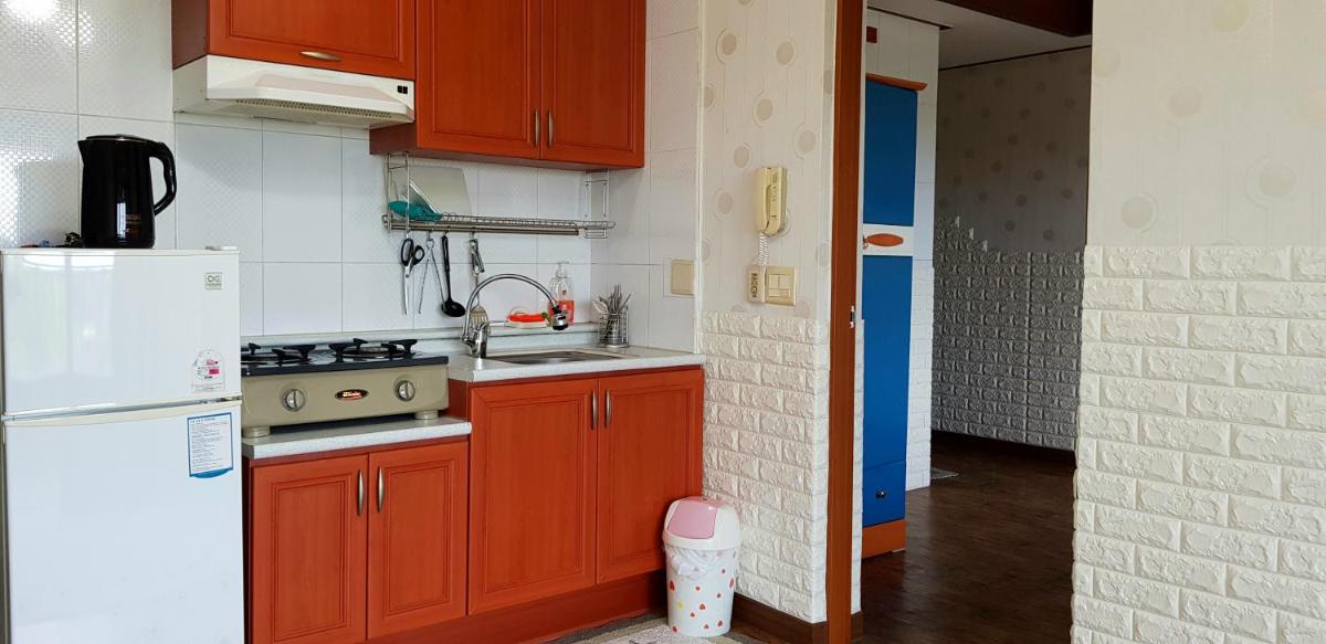 Jun House