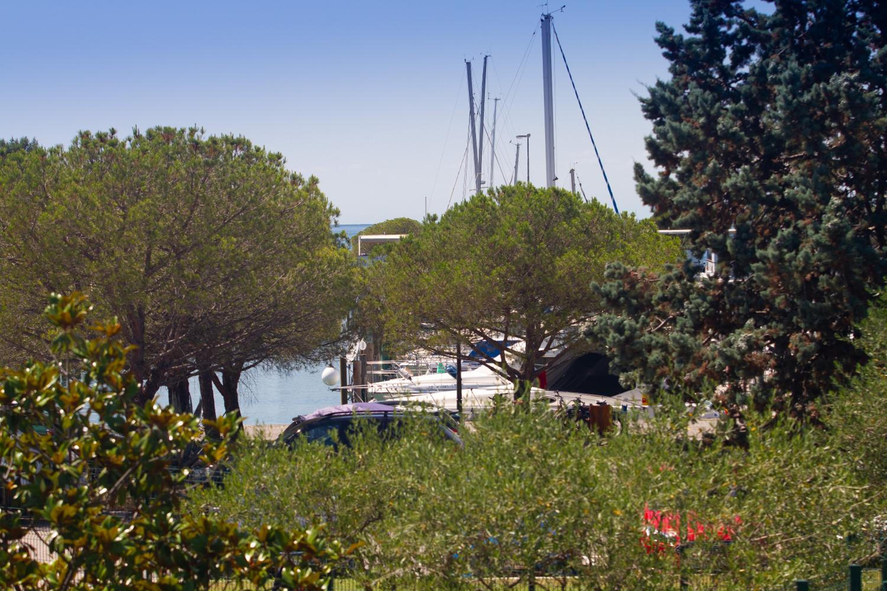 Premium Marina Apartments with Sea View by Locap Group view 5