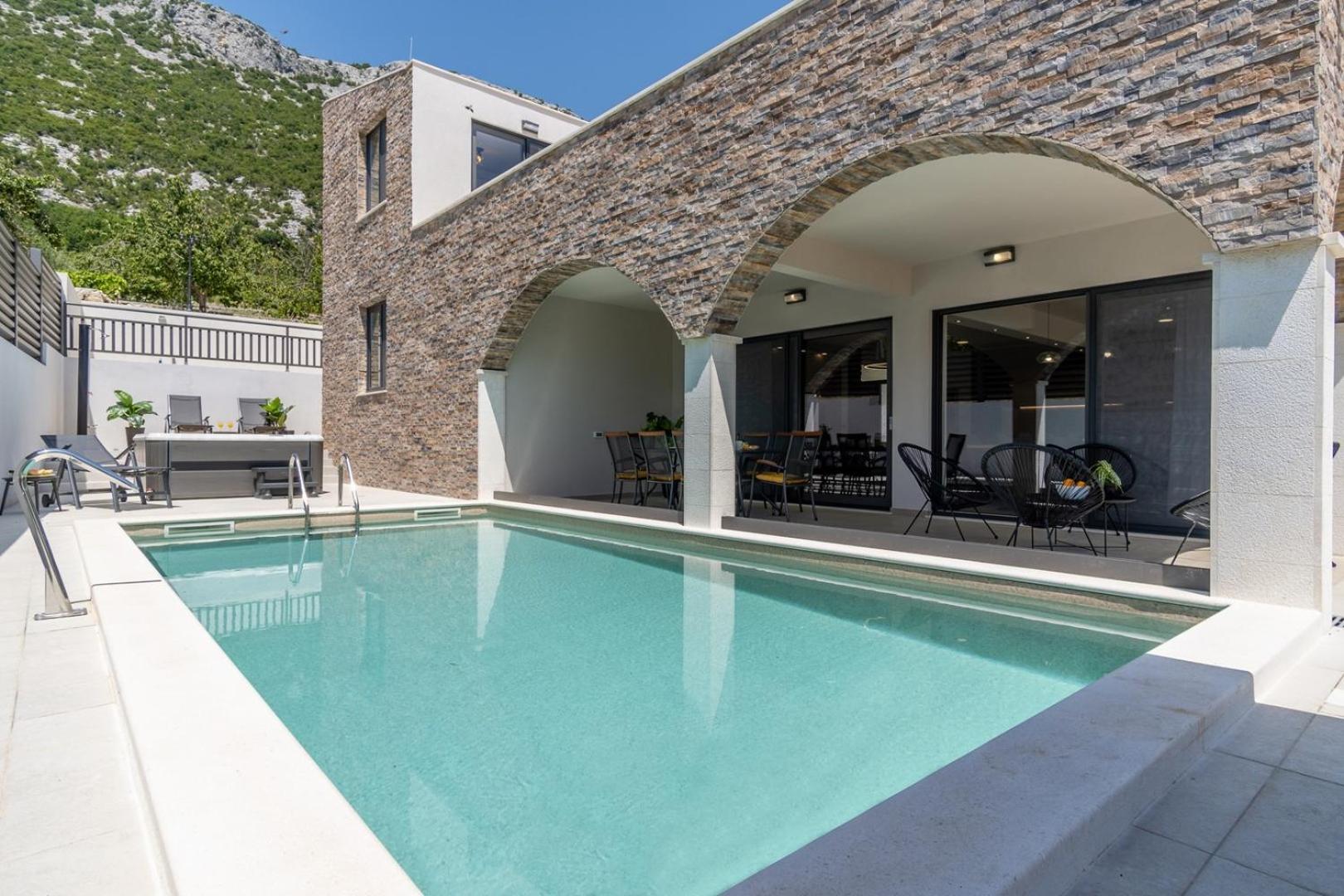 NEW! Villa EDEN with heated private pool, a hydromassage, a Hot-tub, fun zone with Treadmill, 4 en-suite bedrooms view 3