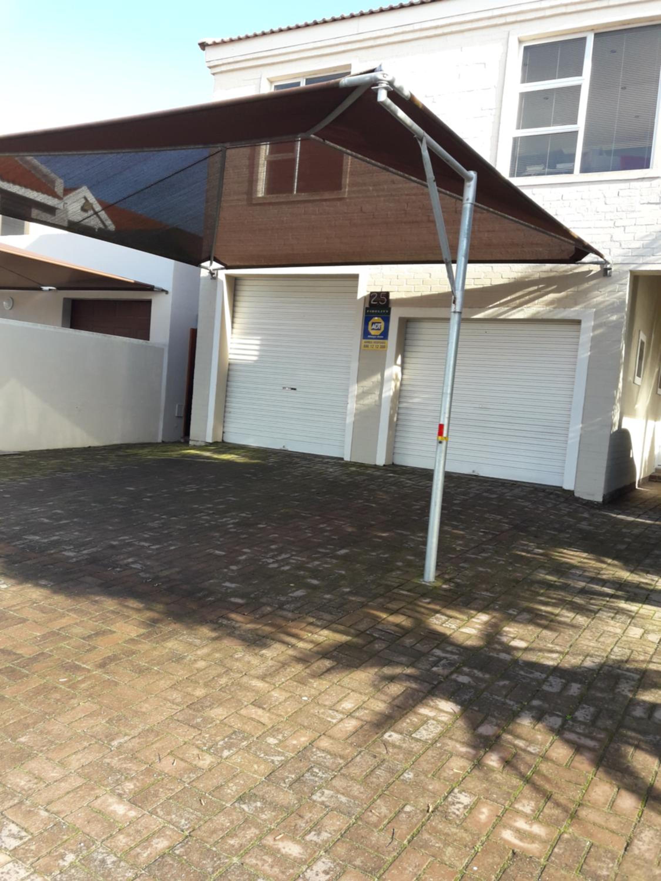 Parking at Joans place selfcatering, Velddrif