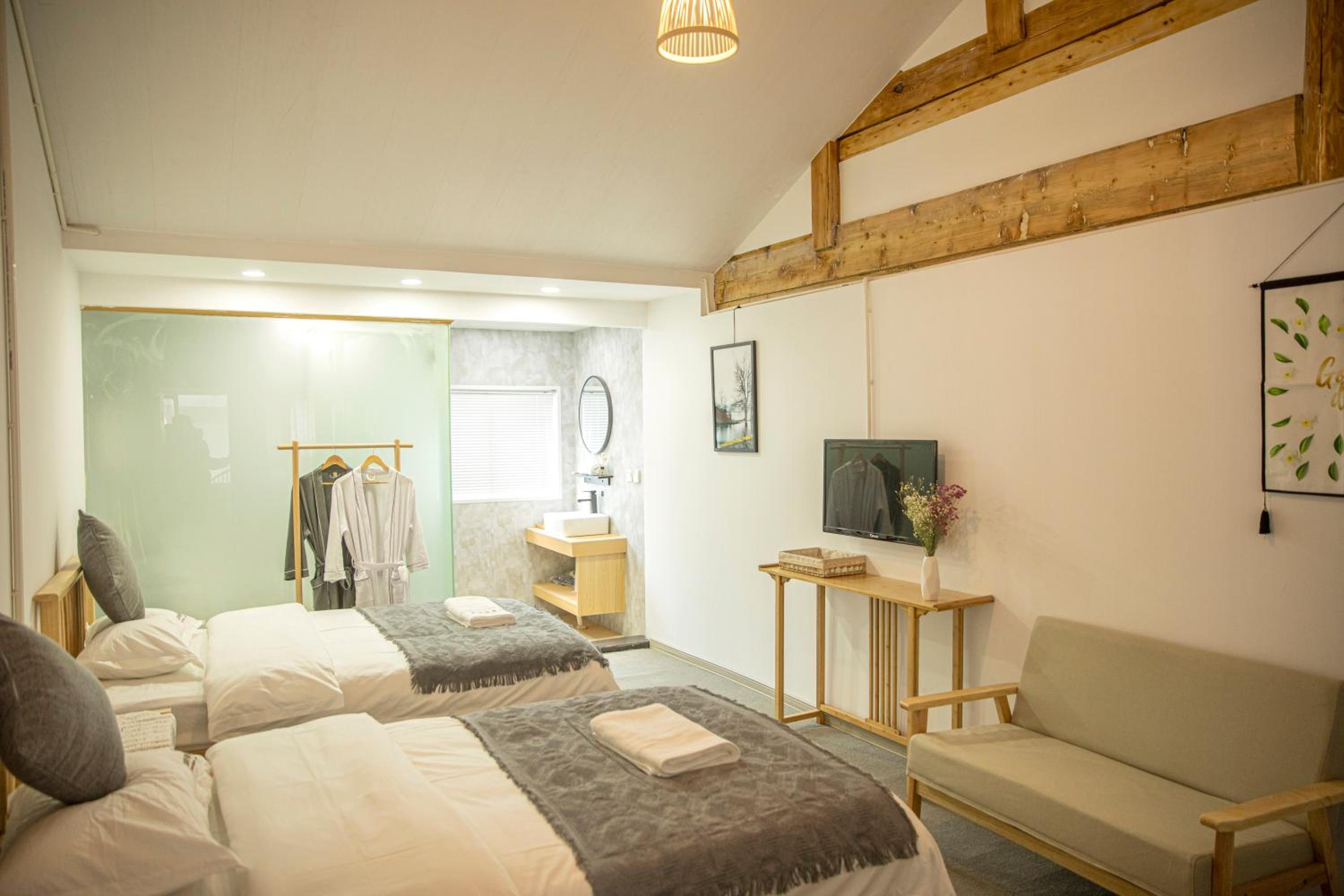 雪湖轻奢民宿 Snowlake Inn