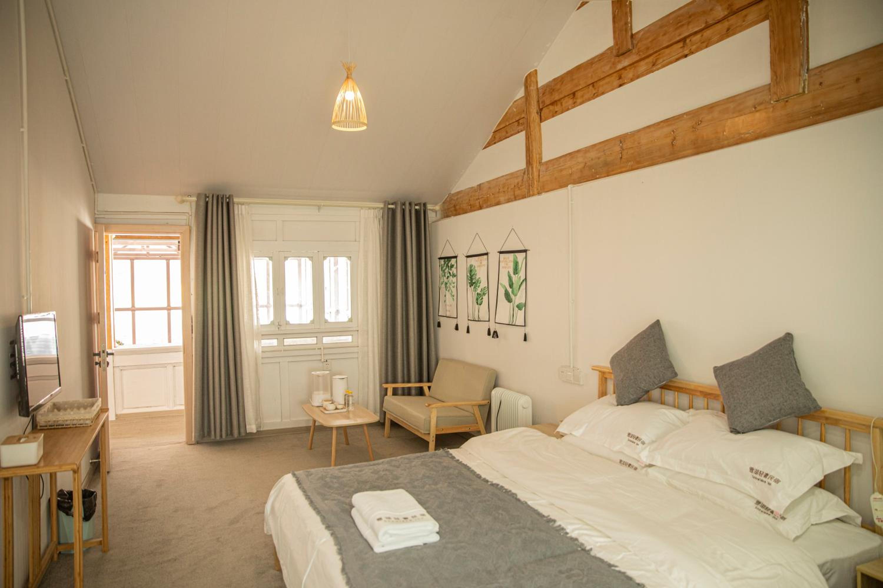 雪湖轻奢民宿 Snowlake Inn