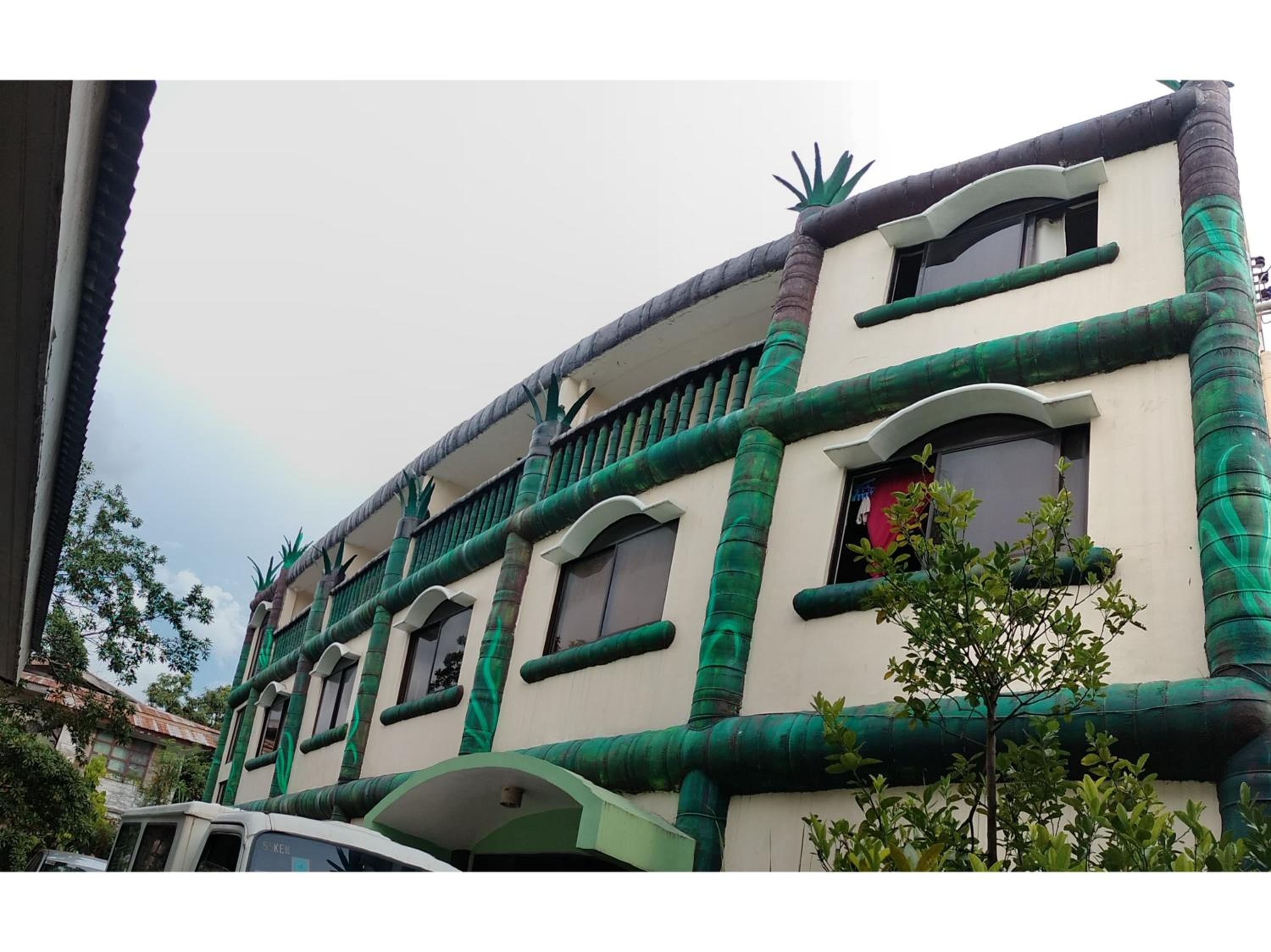 OYO 800 Ddd Habitat Dormtel Bacolod