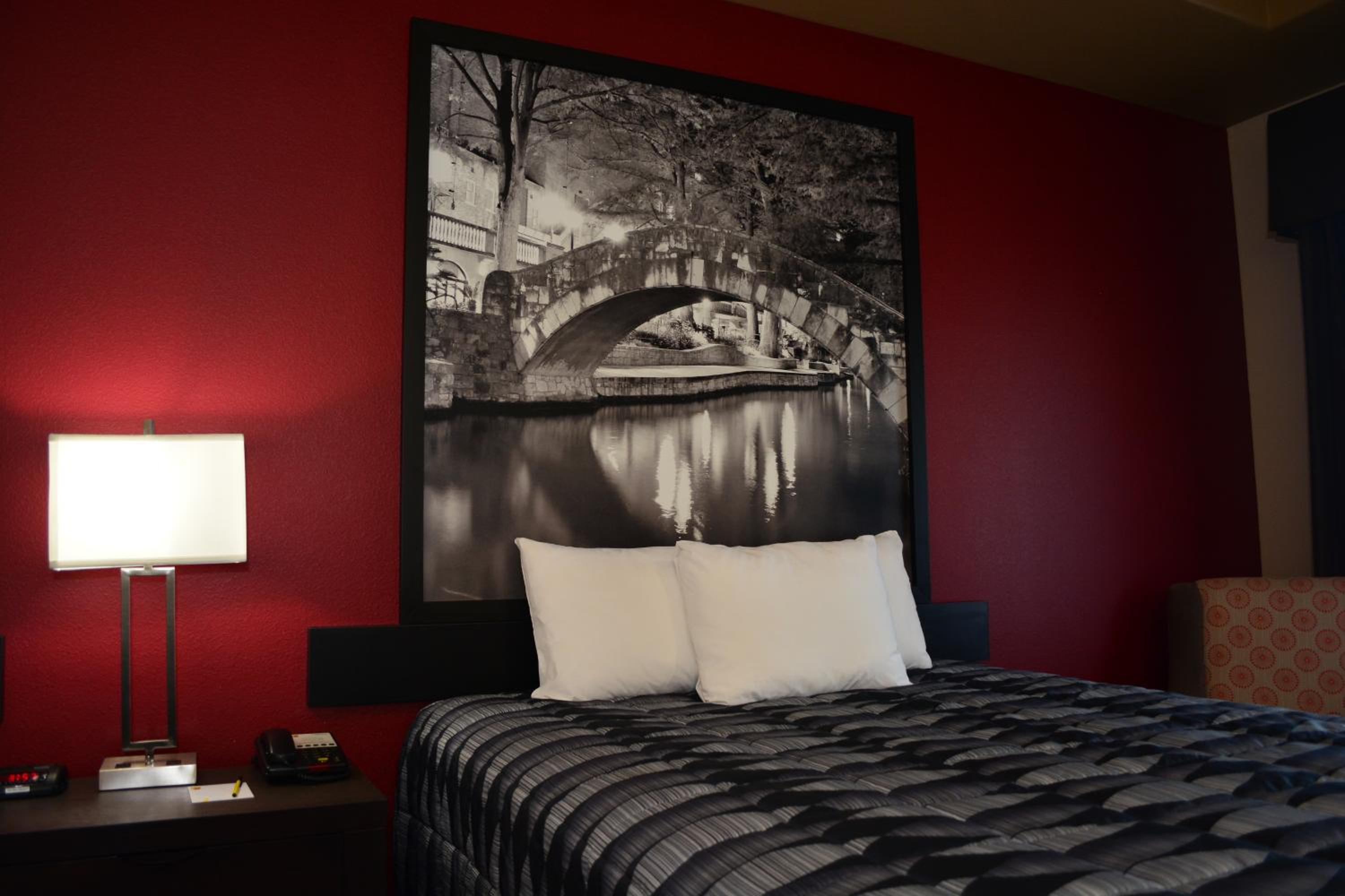 Super 8 by Wyndham Karnes City