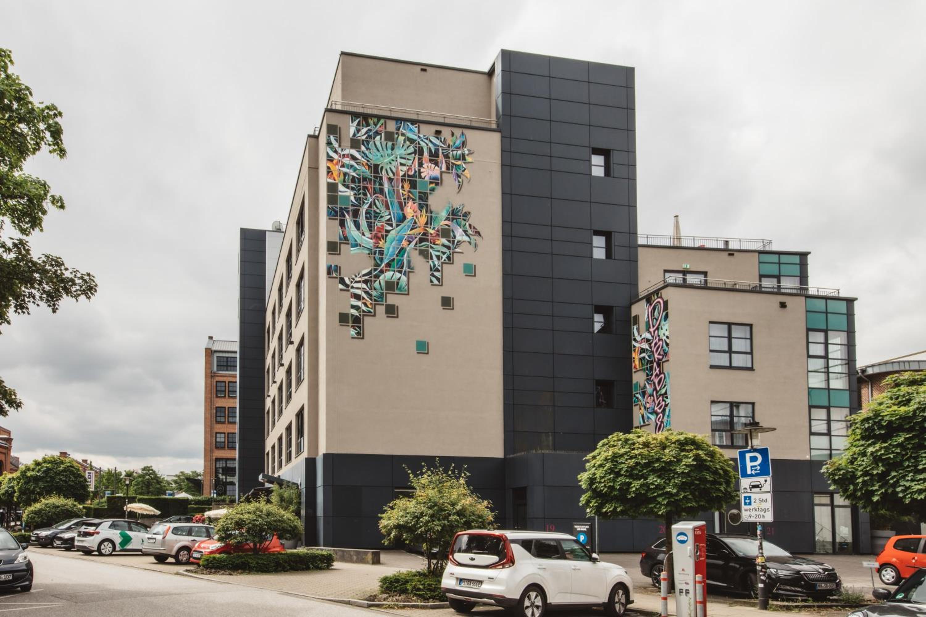 Hotel Superbude Hamburg Altona - Image 1