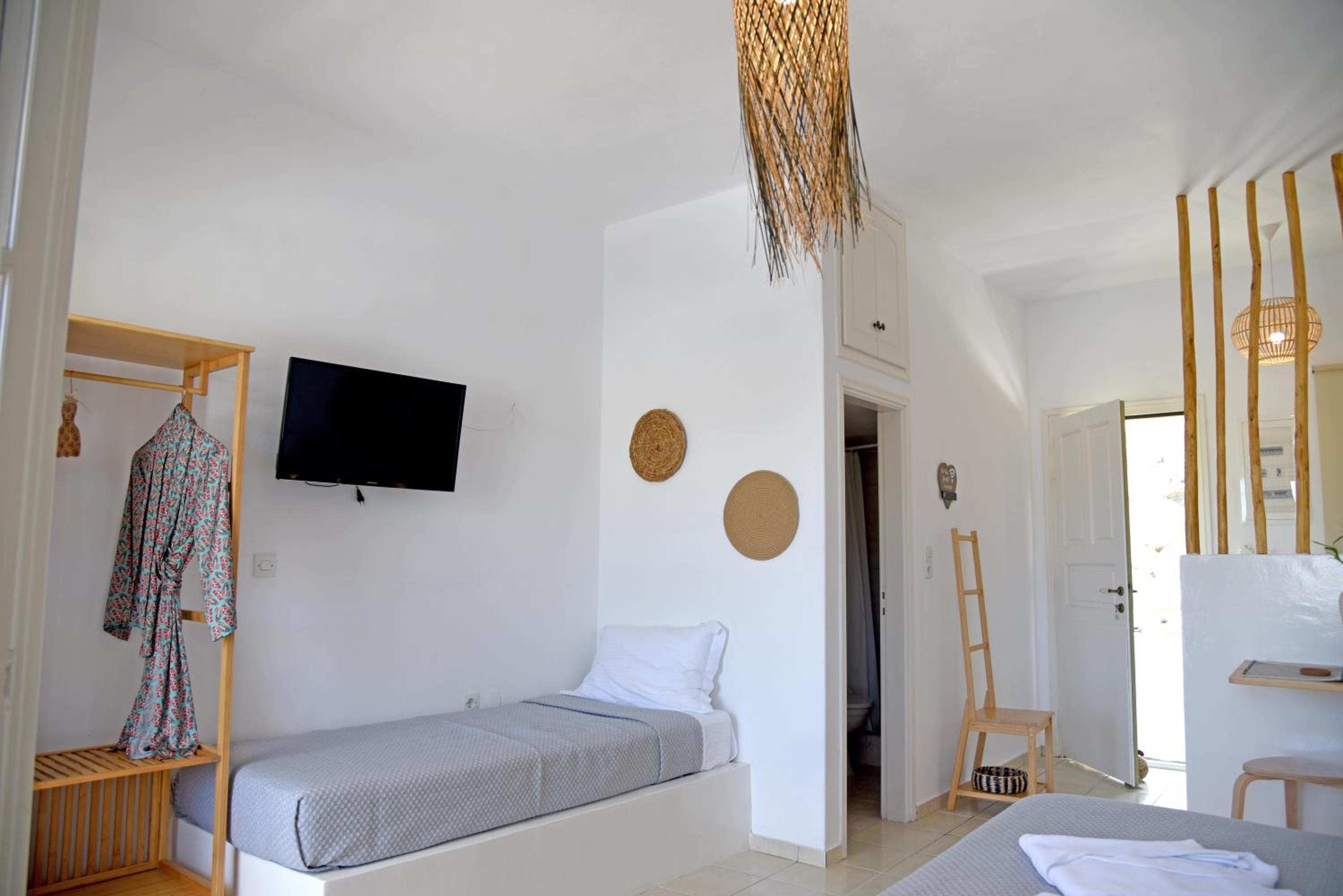 Nefeli Suites Kythnos en Kithnos — hotel room