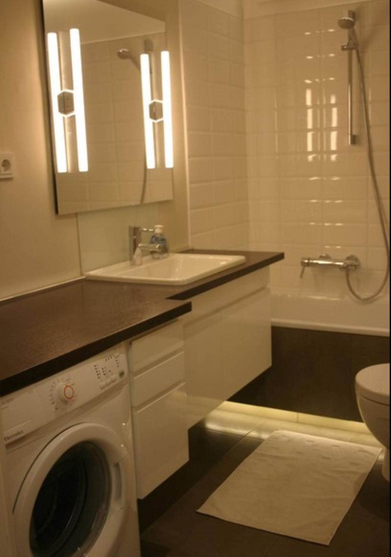 ORANGEHOMES one bedroom Modern apartment in the city center view 4
