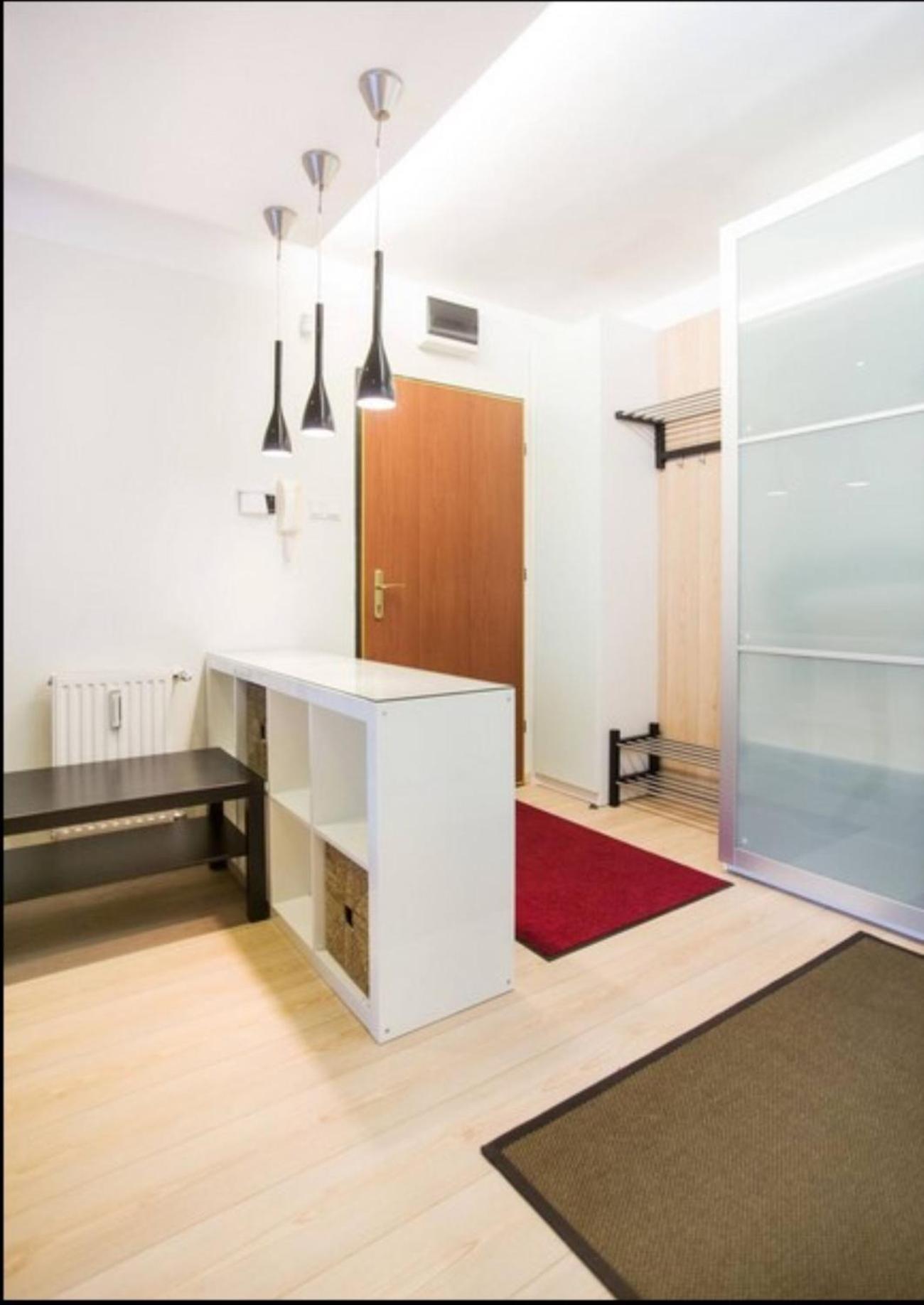 ORANGEHOMES one bedroom Modern apartment in the city center view 3