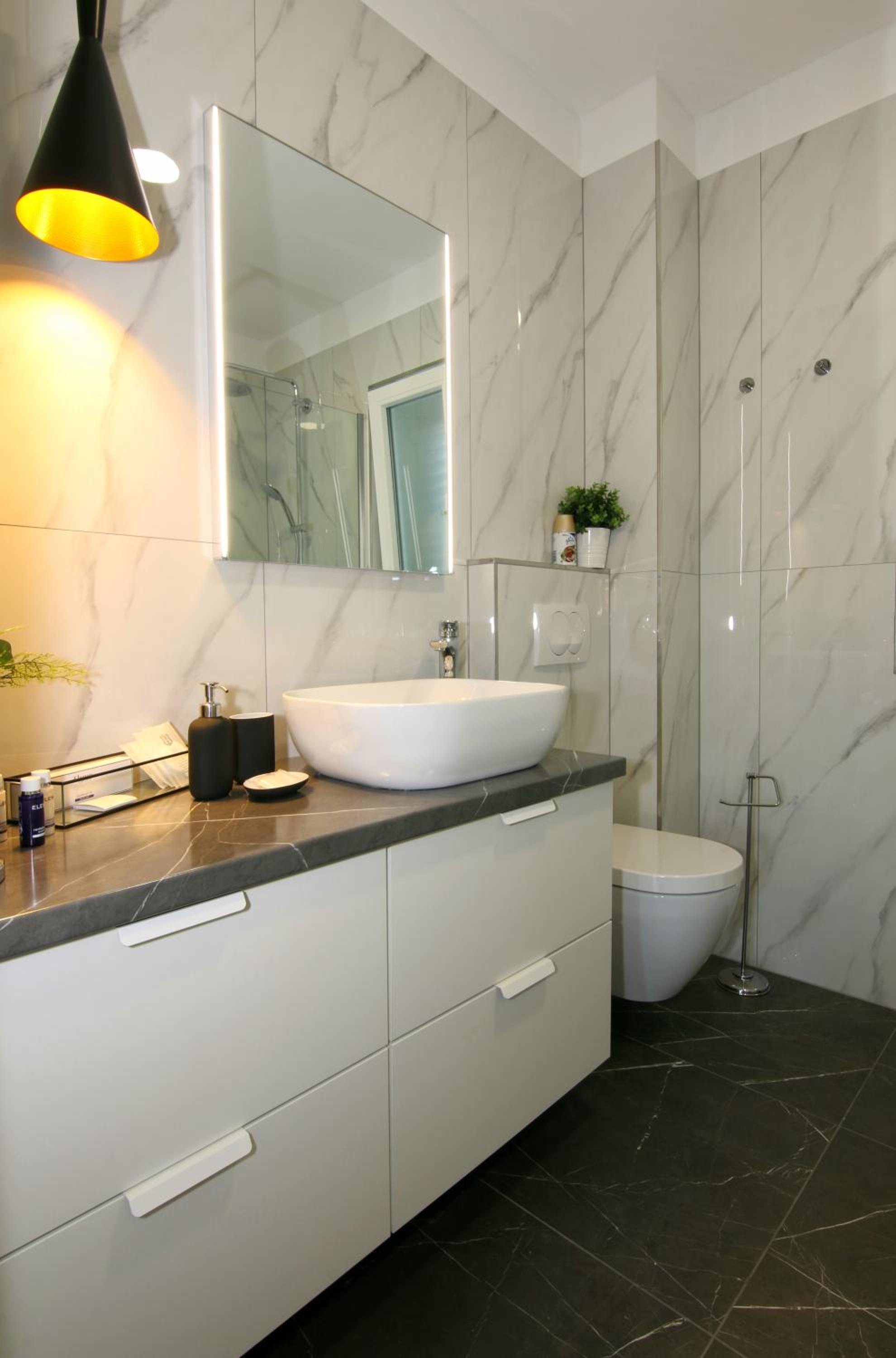 Apartments Tona view 5