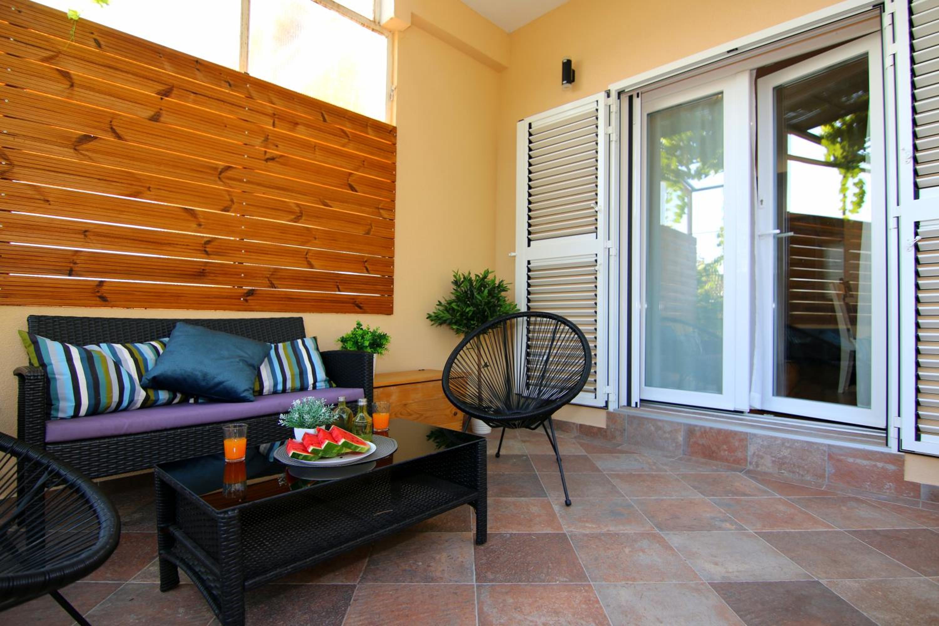 Apartments Tona view 3