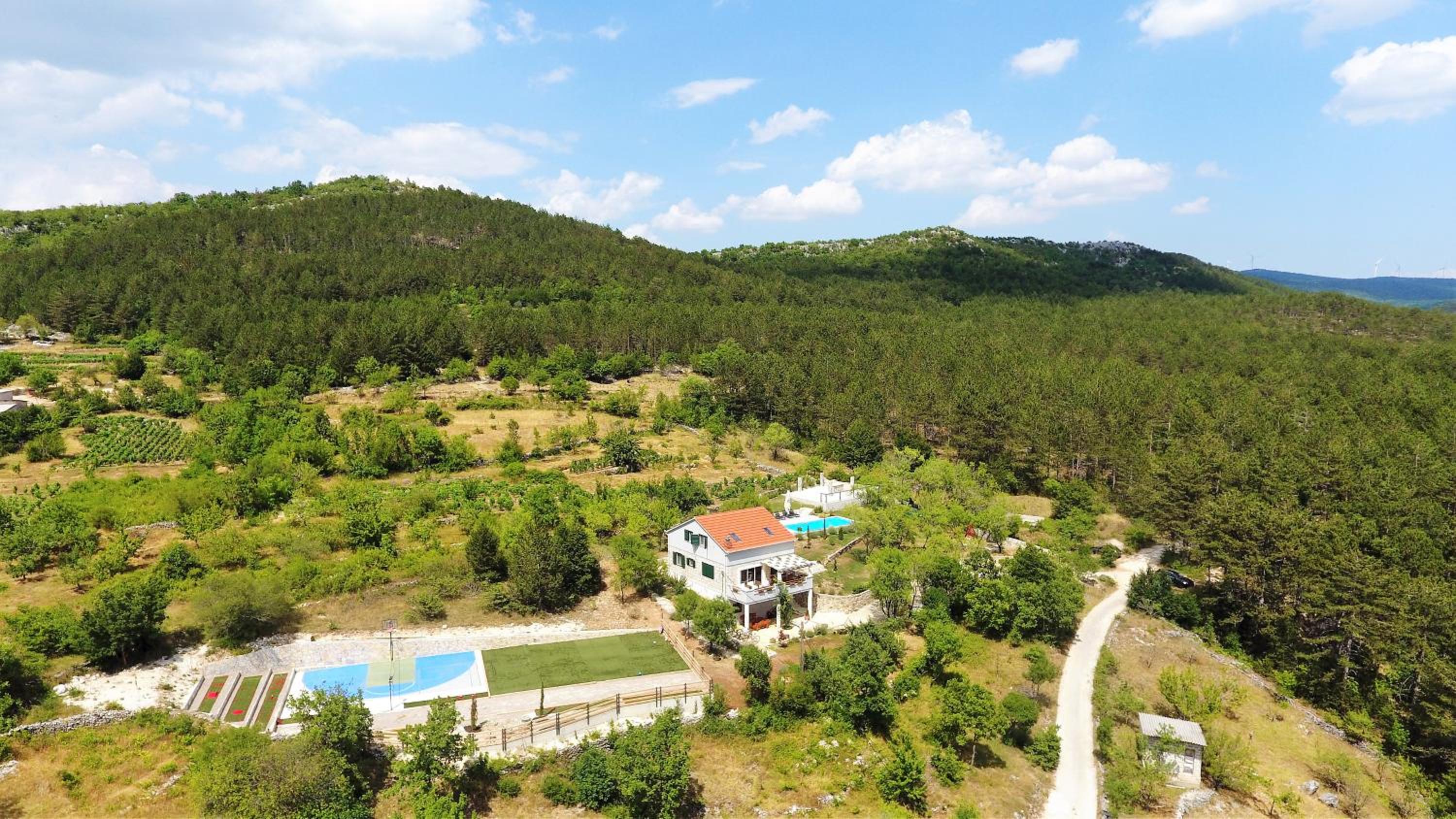 LUXURY VILLA HEAVEN nr. 2 view 3