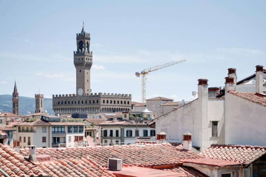 Ponte Vecchio Newly restyled flat, Walk Everywhere
