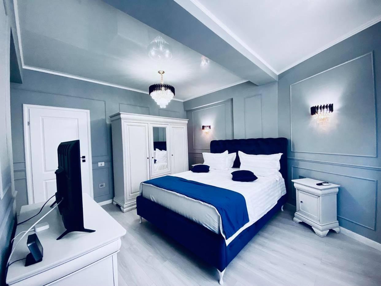 Luxury by the sea, Mamaia view 5
