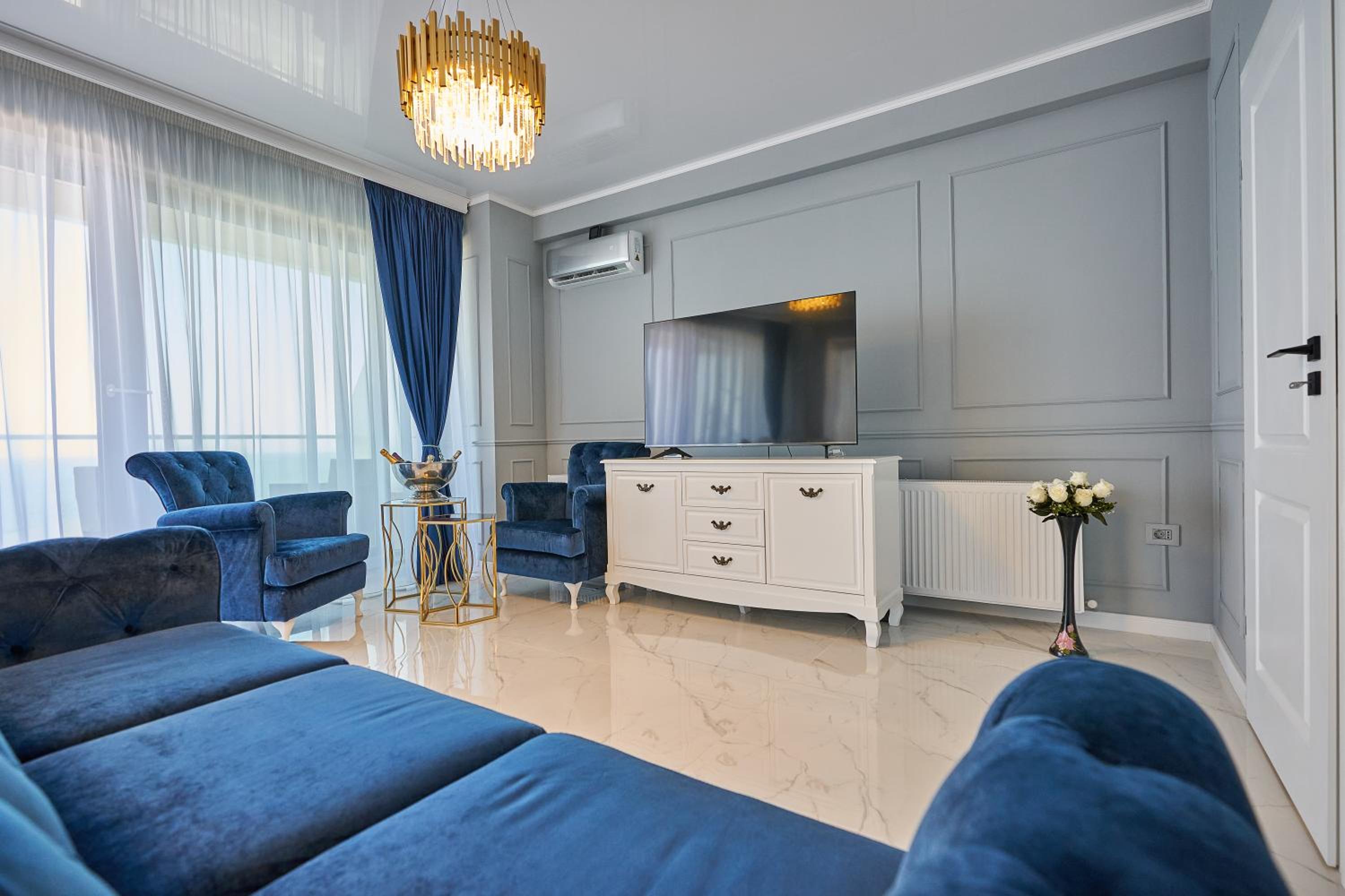 Luxury by the sea, Mamaia view 4