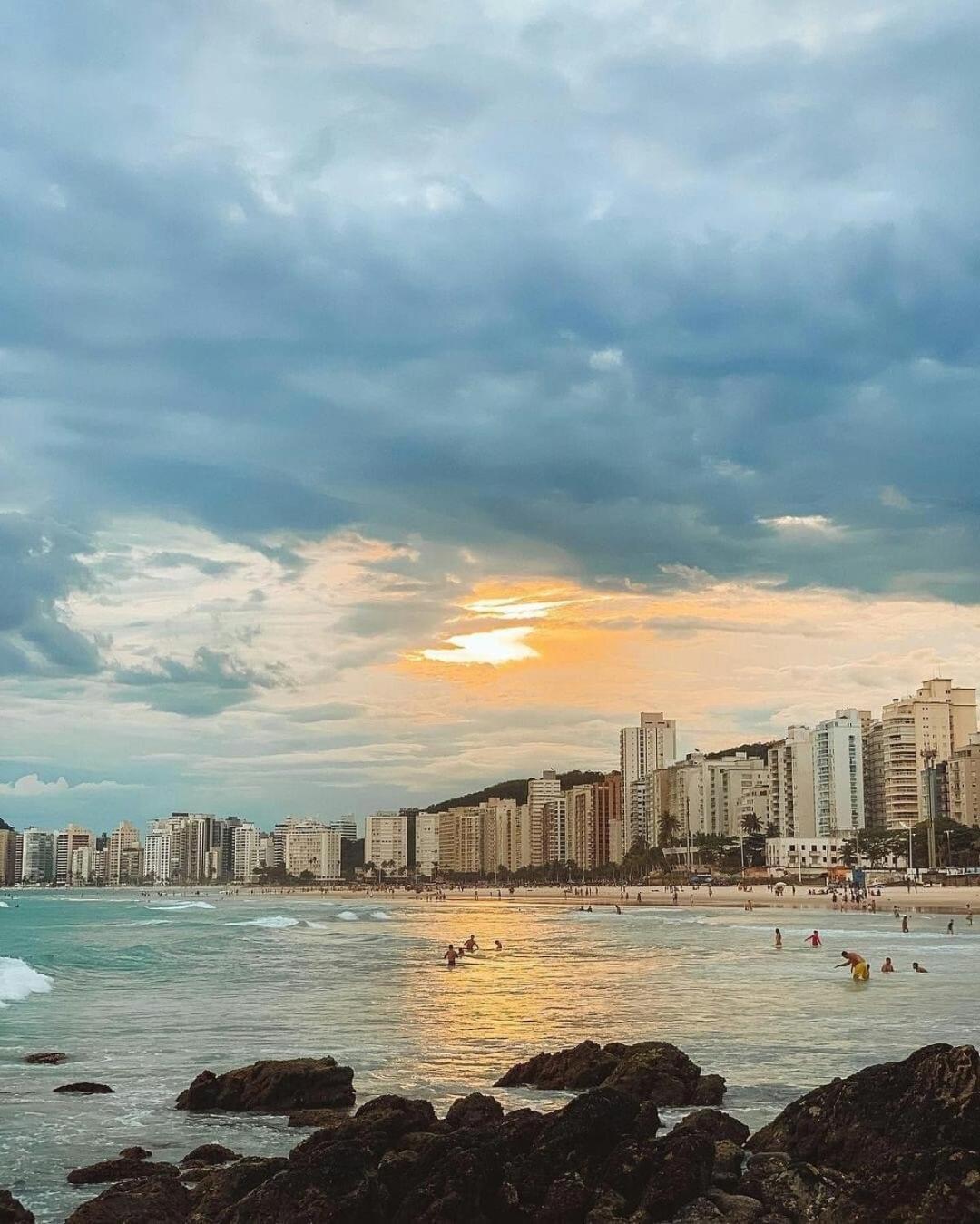 Coimbra Guarujá - Apartamento Beira Mar - Praia Enseada - 150m Praia view 5