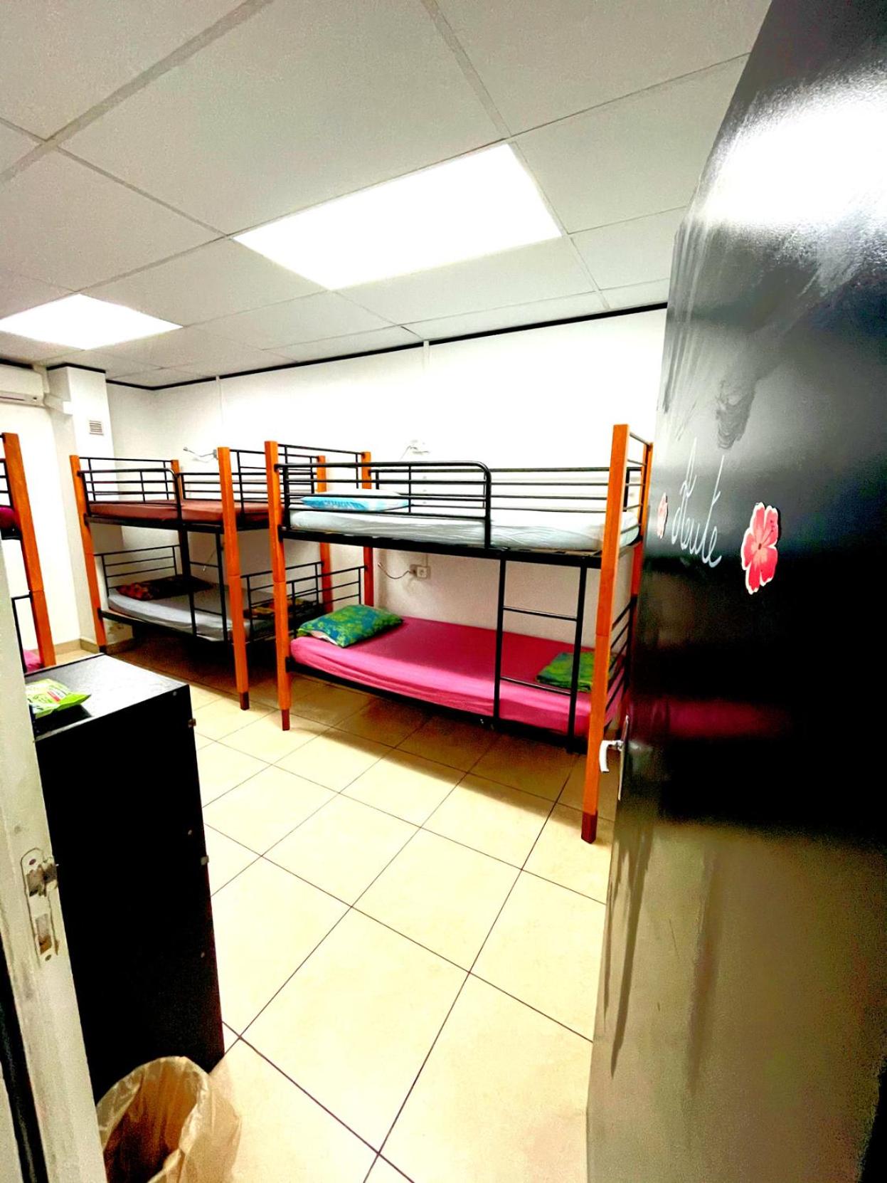 Mahana Lodge Hostel & Backpacker
