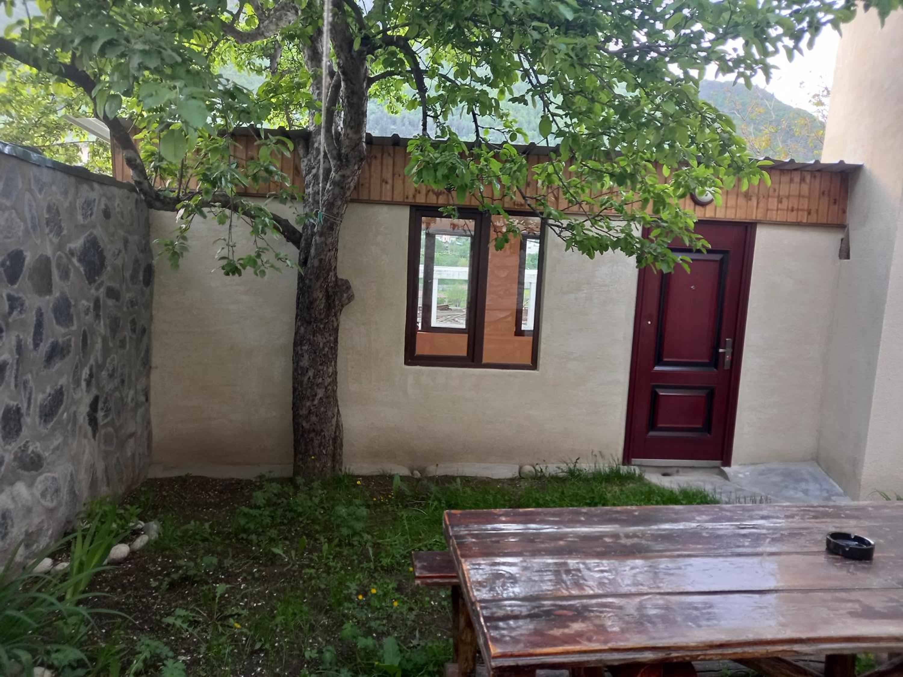 Photo 33