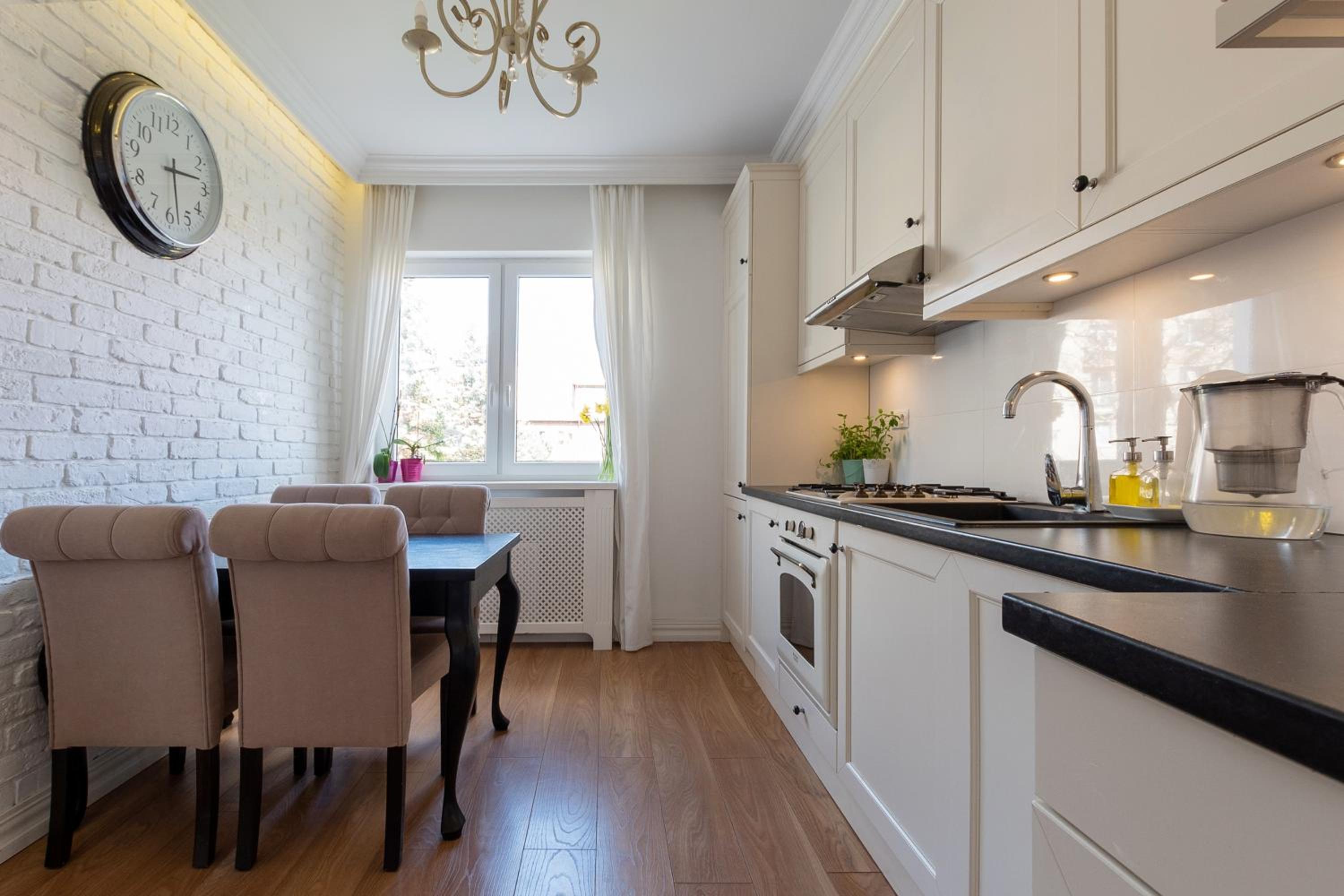Elegant near Old Town - free parking view 5