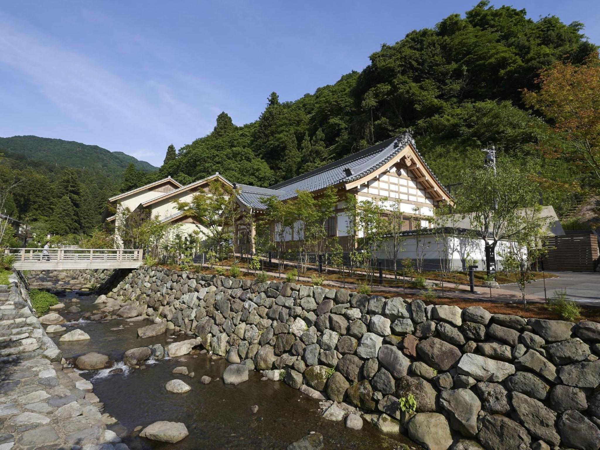 Eiheiji Hakujukan view 3