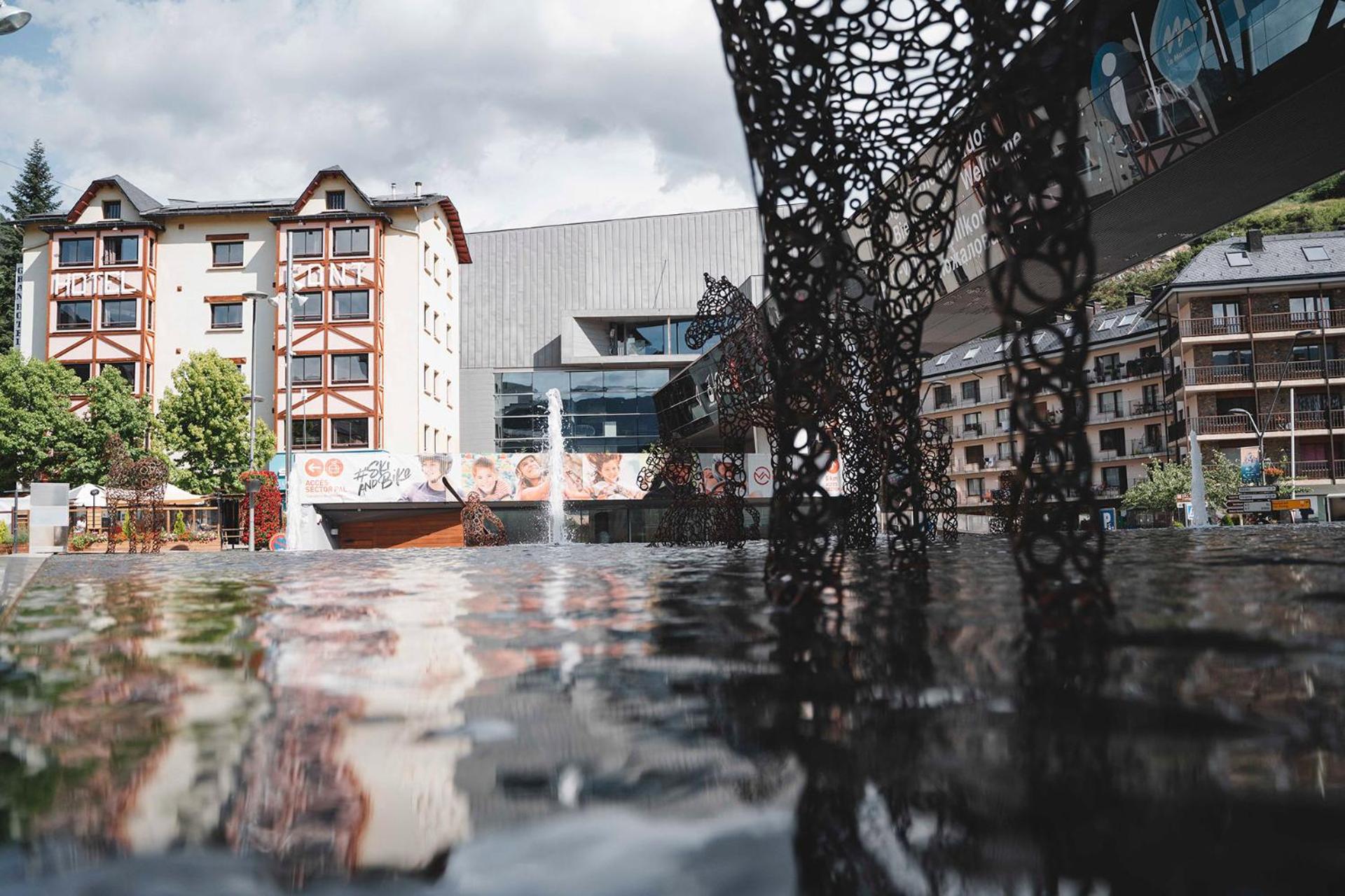Font Andorra Hostel by Nexta