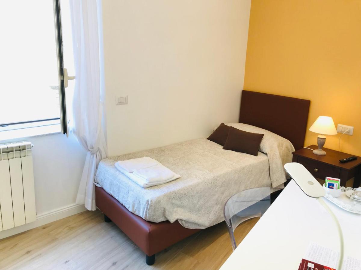 agorà singola con bagno privato adiacente