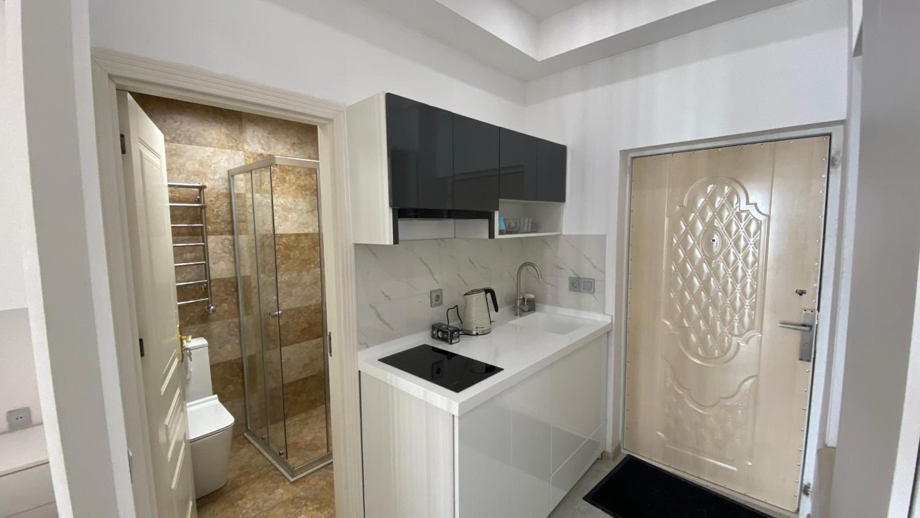 Astara Room