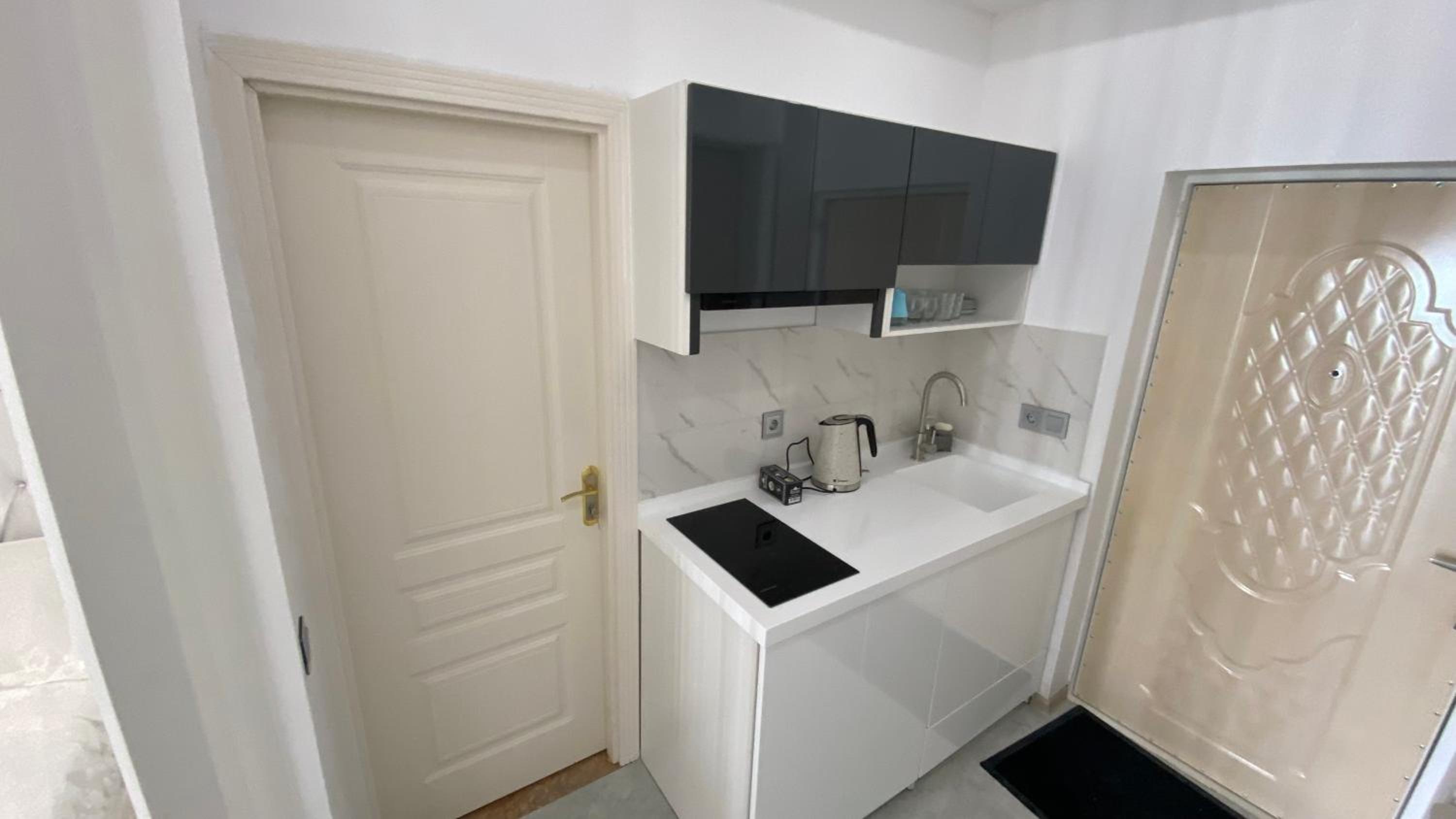 Astara Room