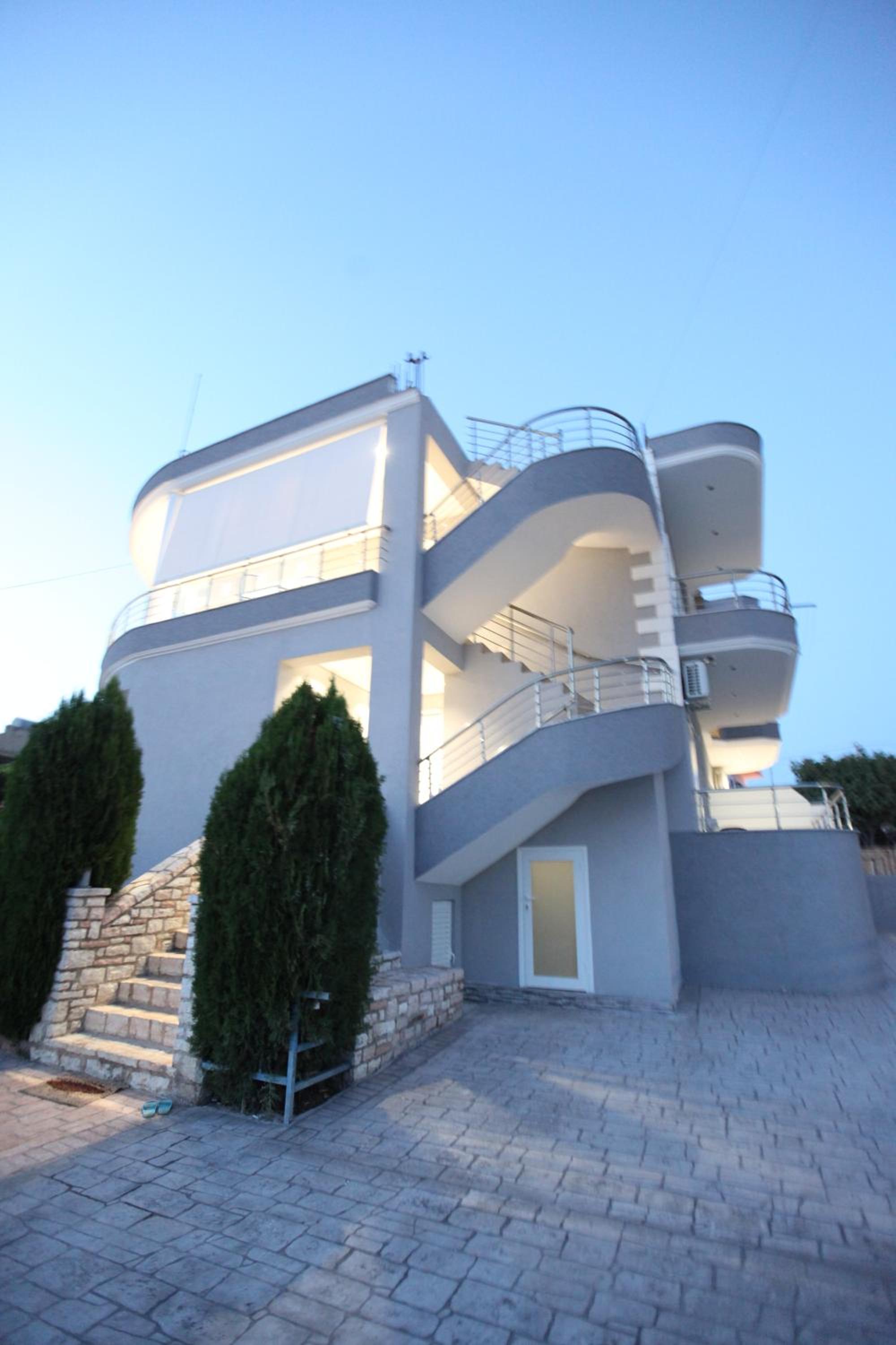 Vila Neli