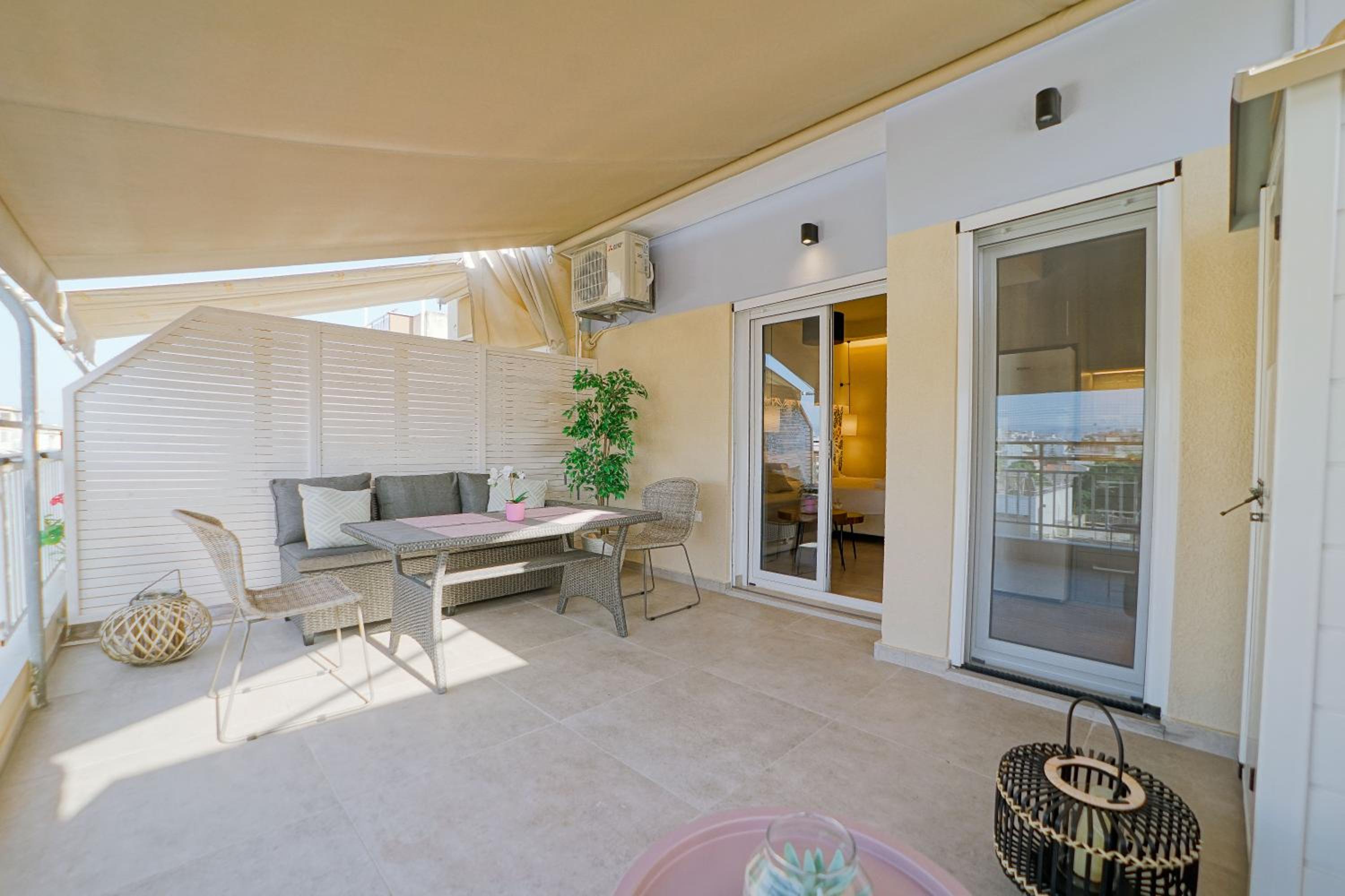 Hotel Loutraki Pinky Pearl - Image 1