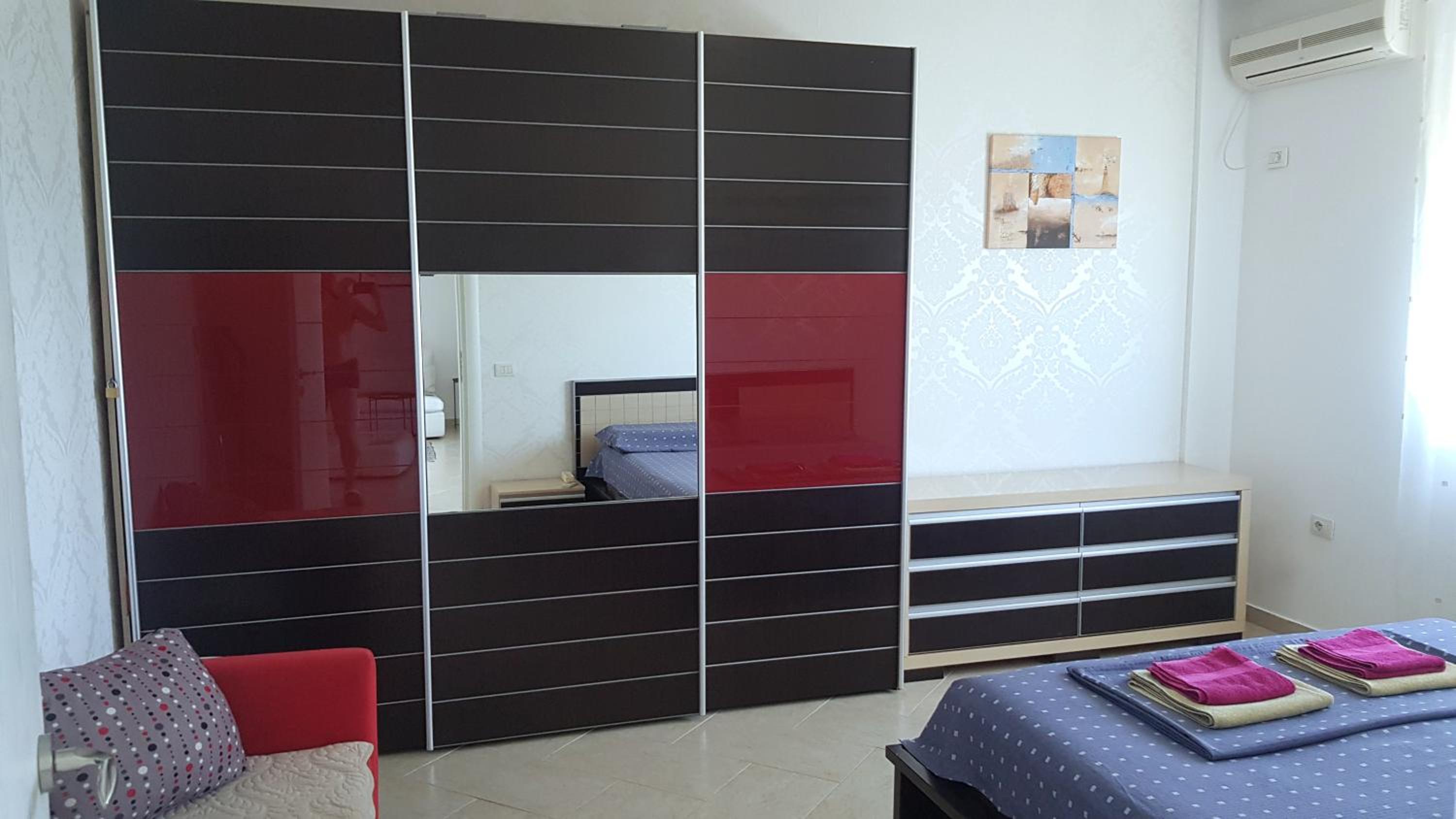 M&I Beach Apartment with Sea View