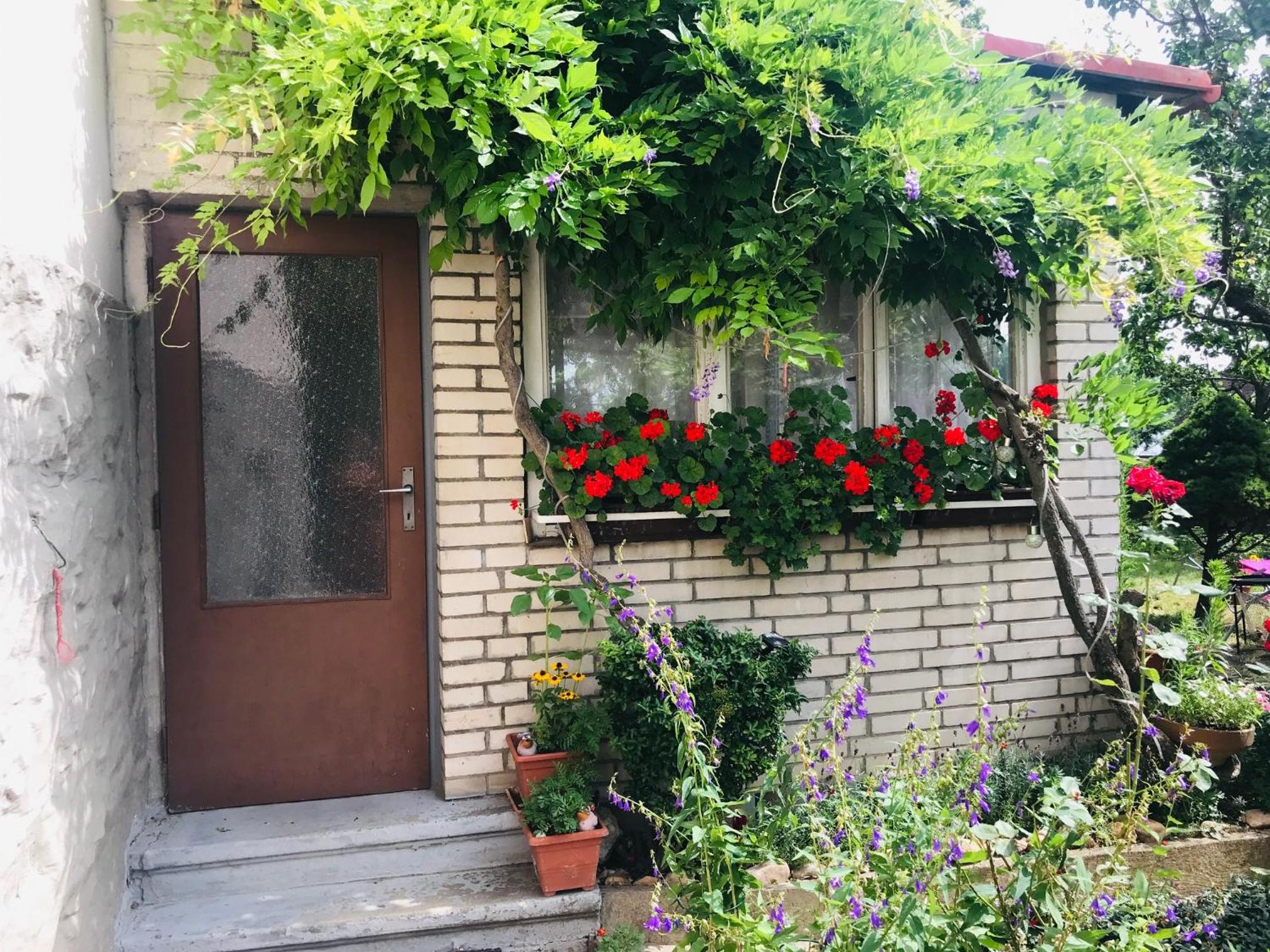 Garden Apartment