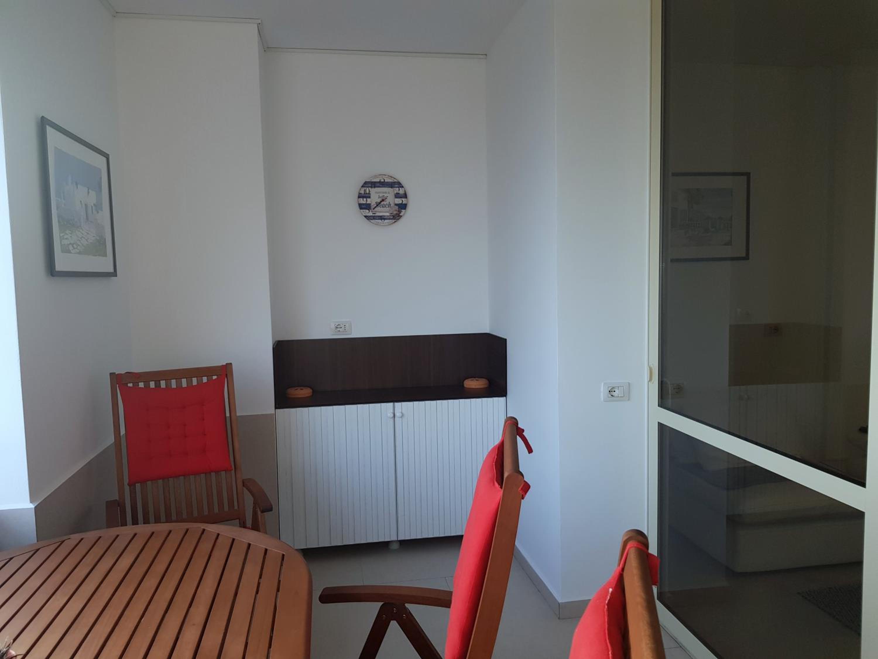 M&I Beach Apartment with Sea View
