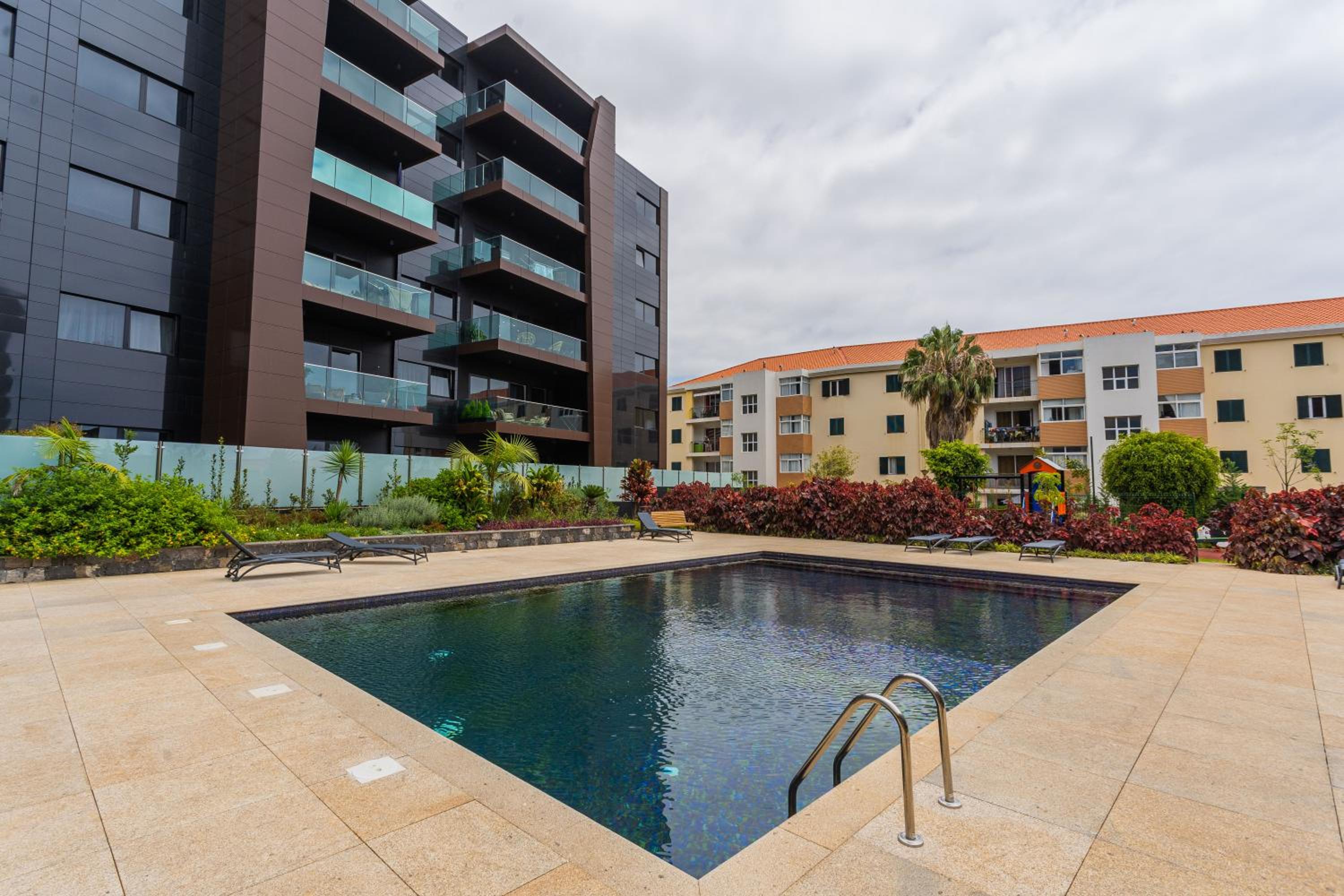 FLH Funchal Balcony Flat with Pool view 5