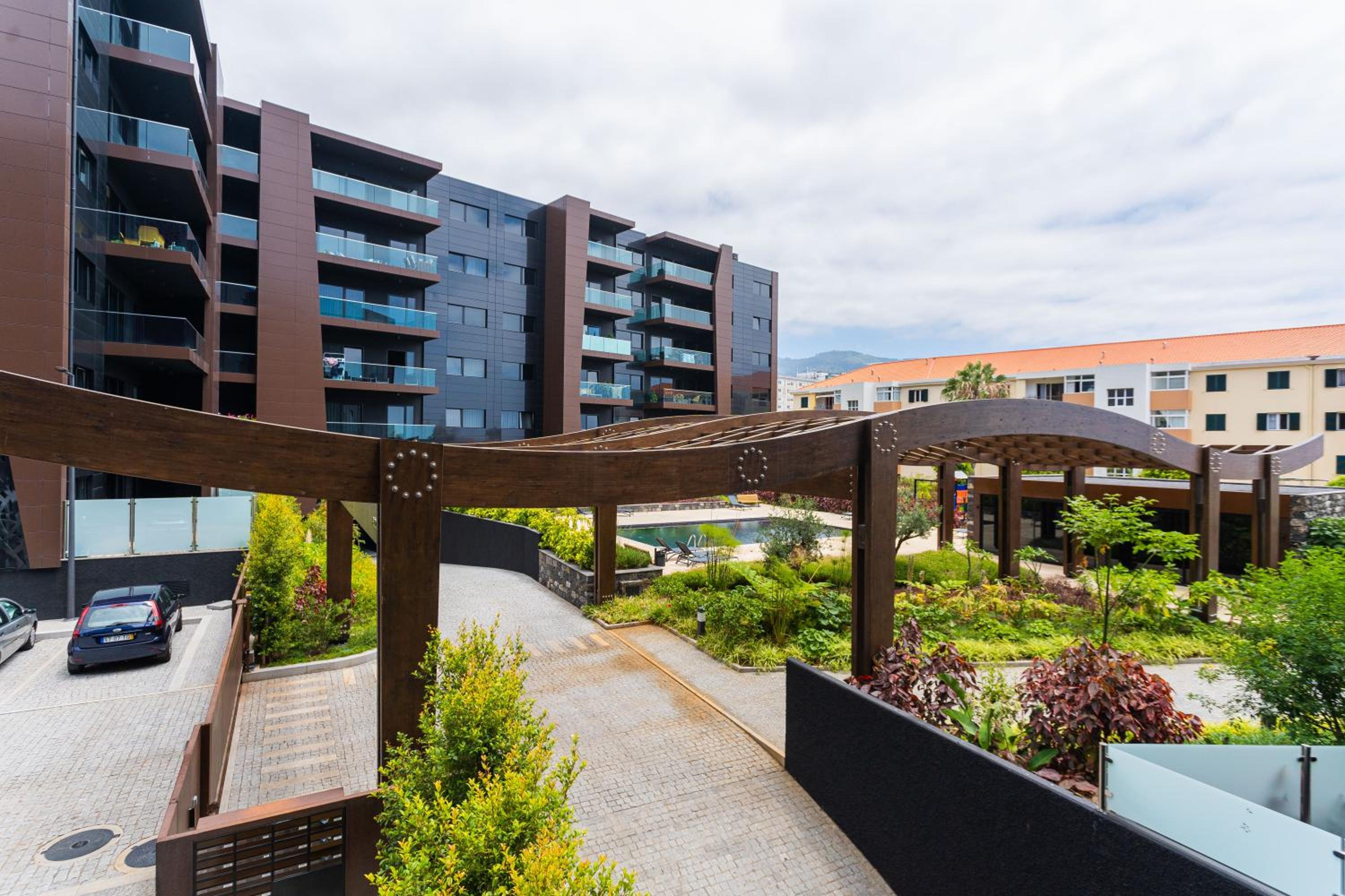FLH Funchal Balcony Flat with Pool view 3