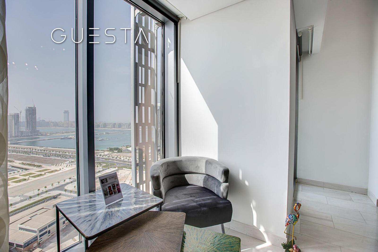 Cayan Tower, Dubai Marina