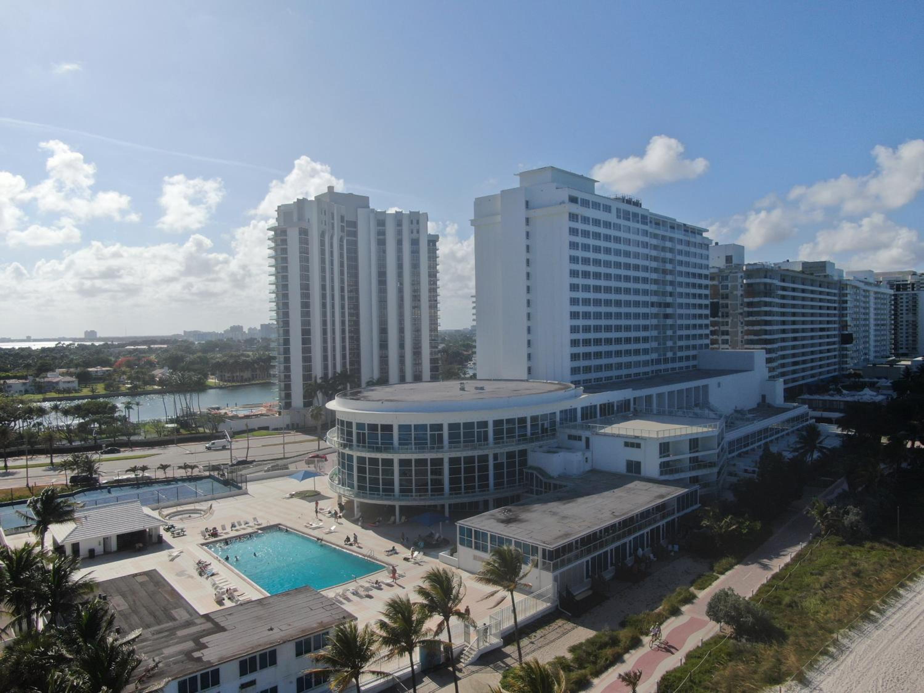 New Point Miami Beach Apartments