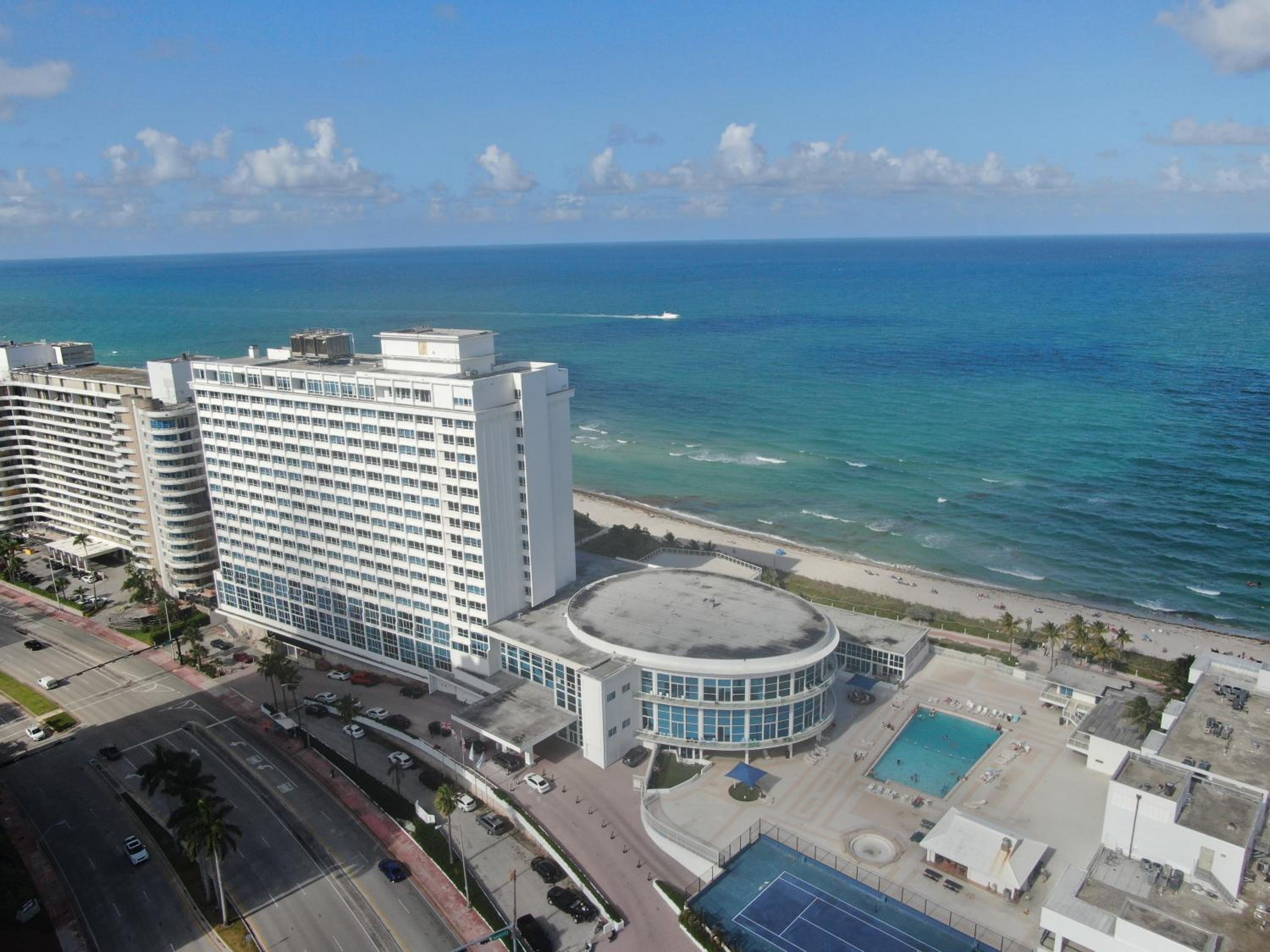 New Point Miami Beach Apartments