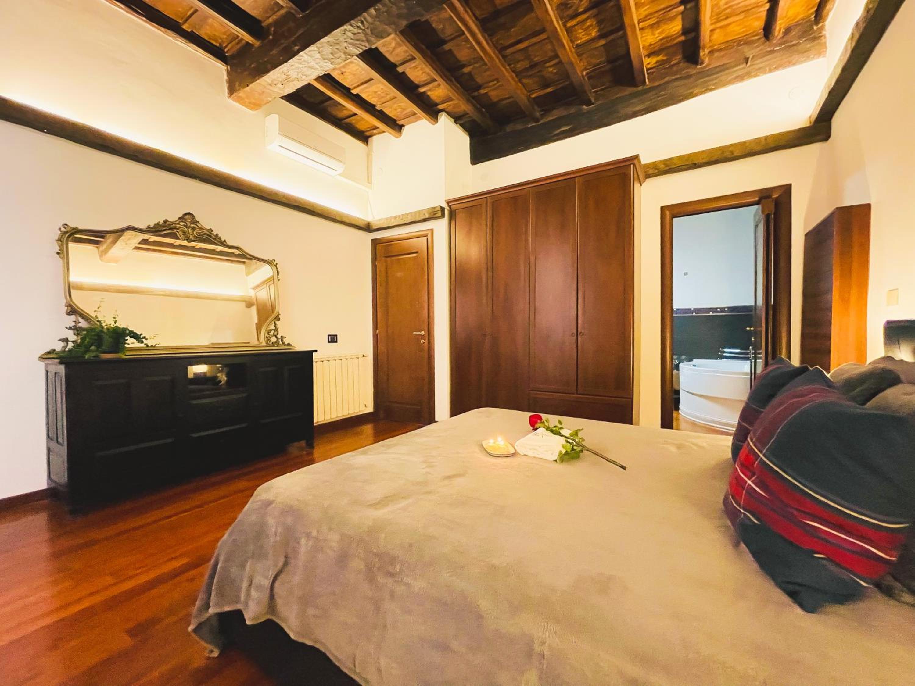 Trevi Fountain Luxury Guest House