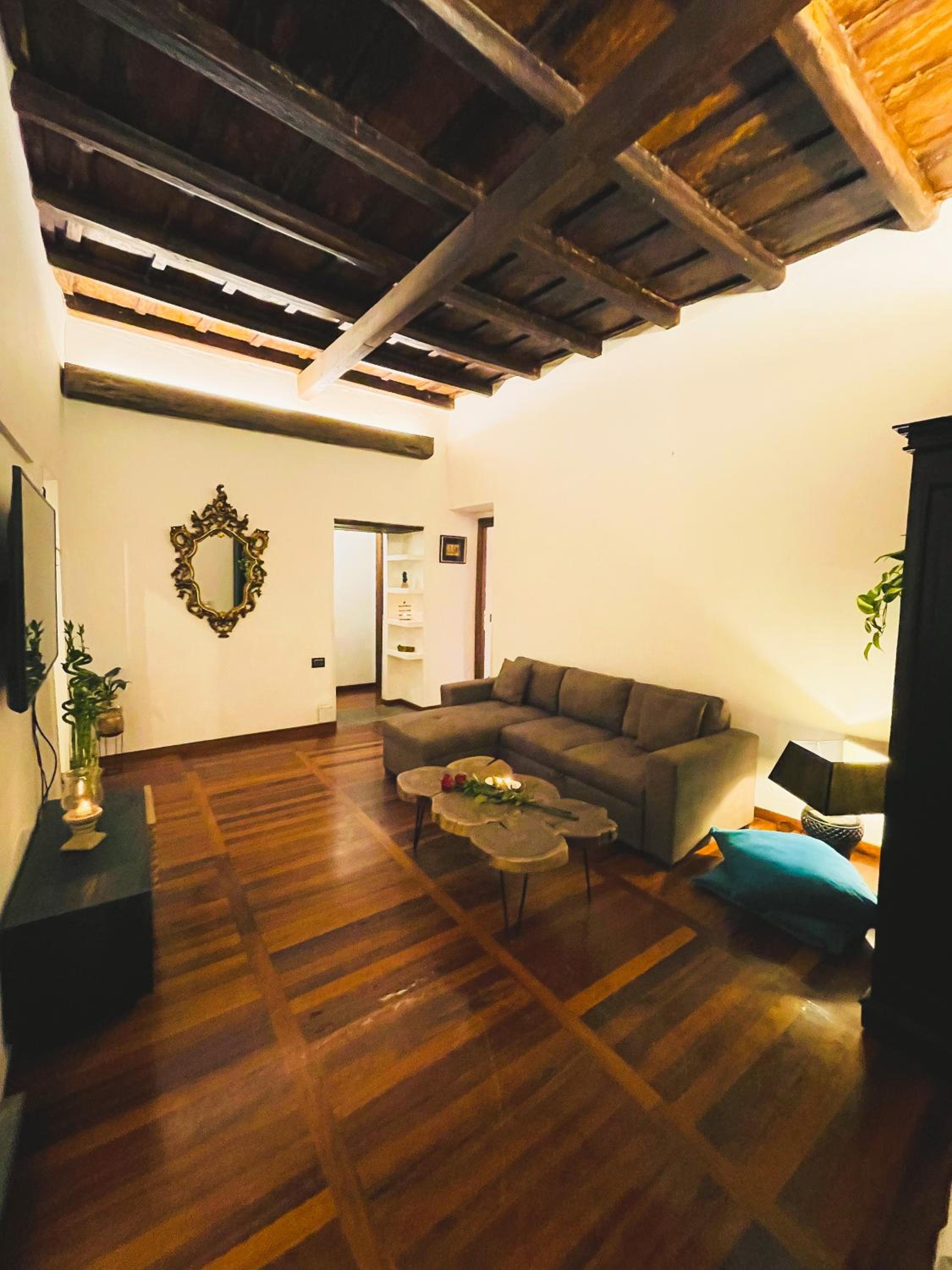 Trevi Fountain Luxury Guest House