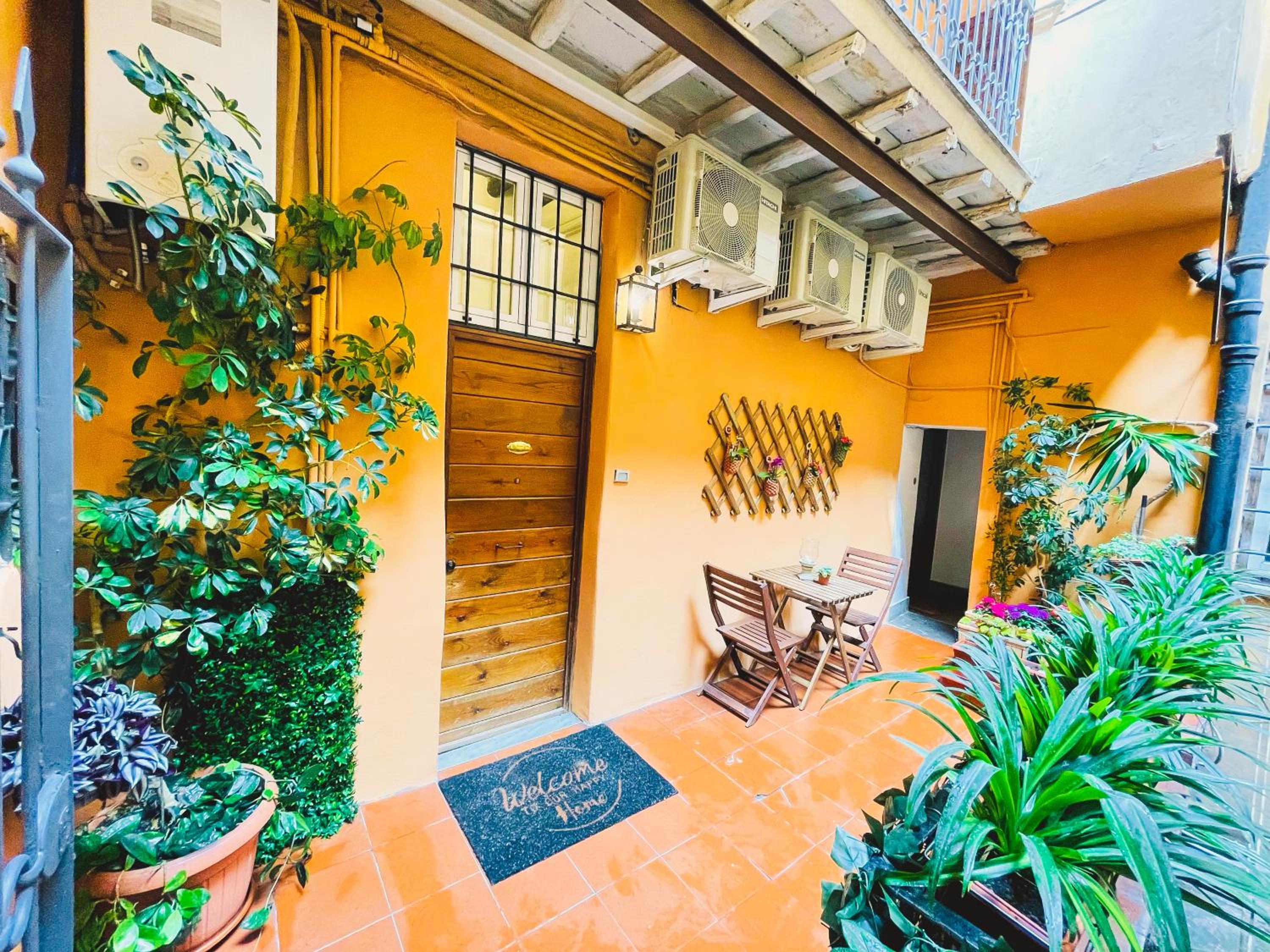 Trevi Fountain Luxury Guest House