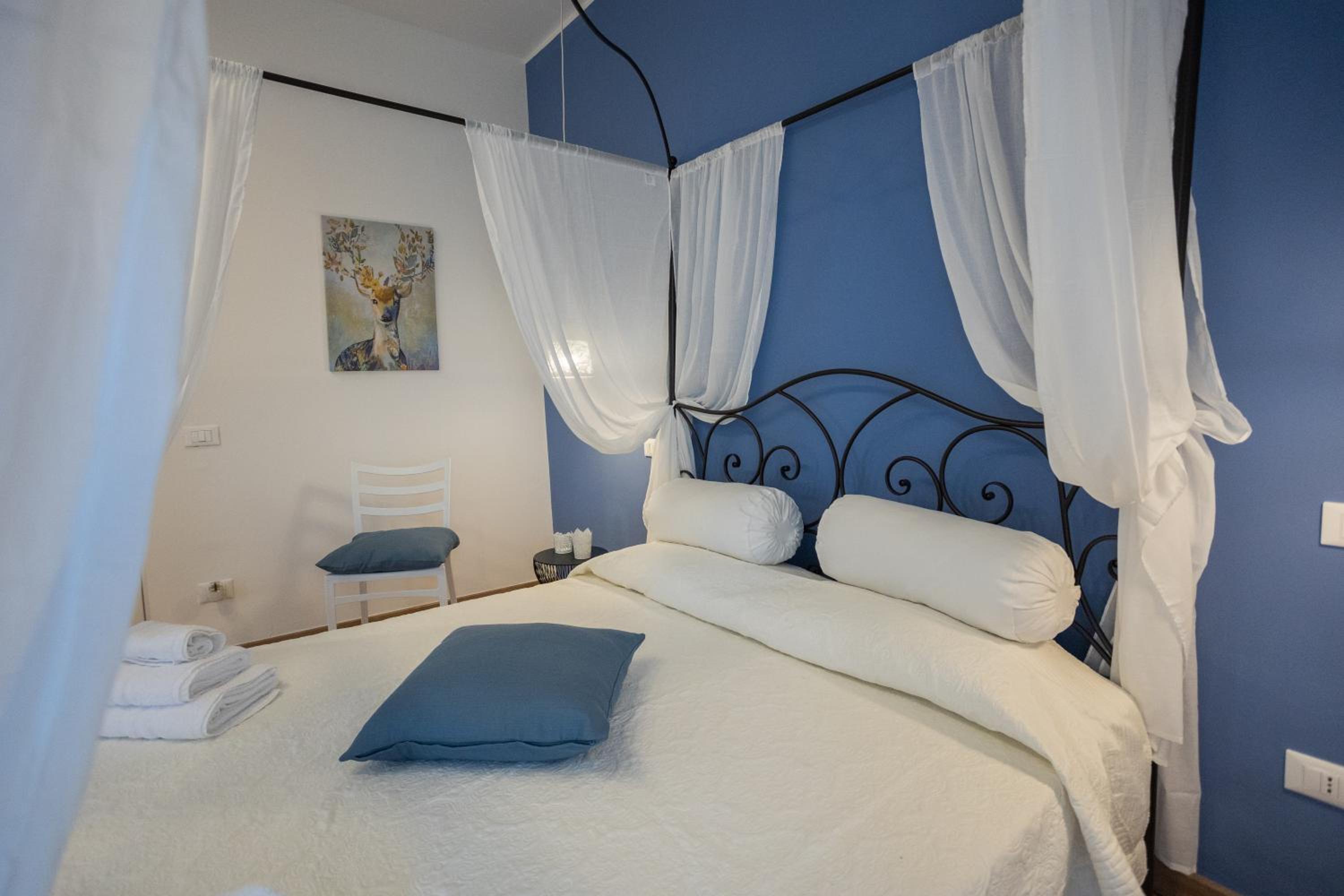 EXCLUSIVE ROOMS