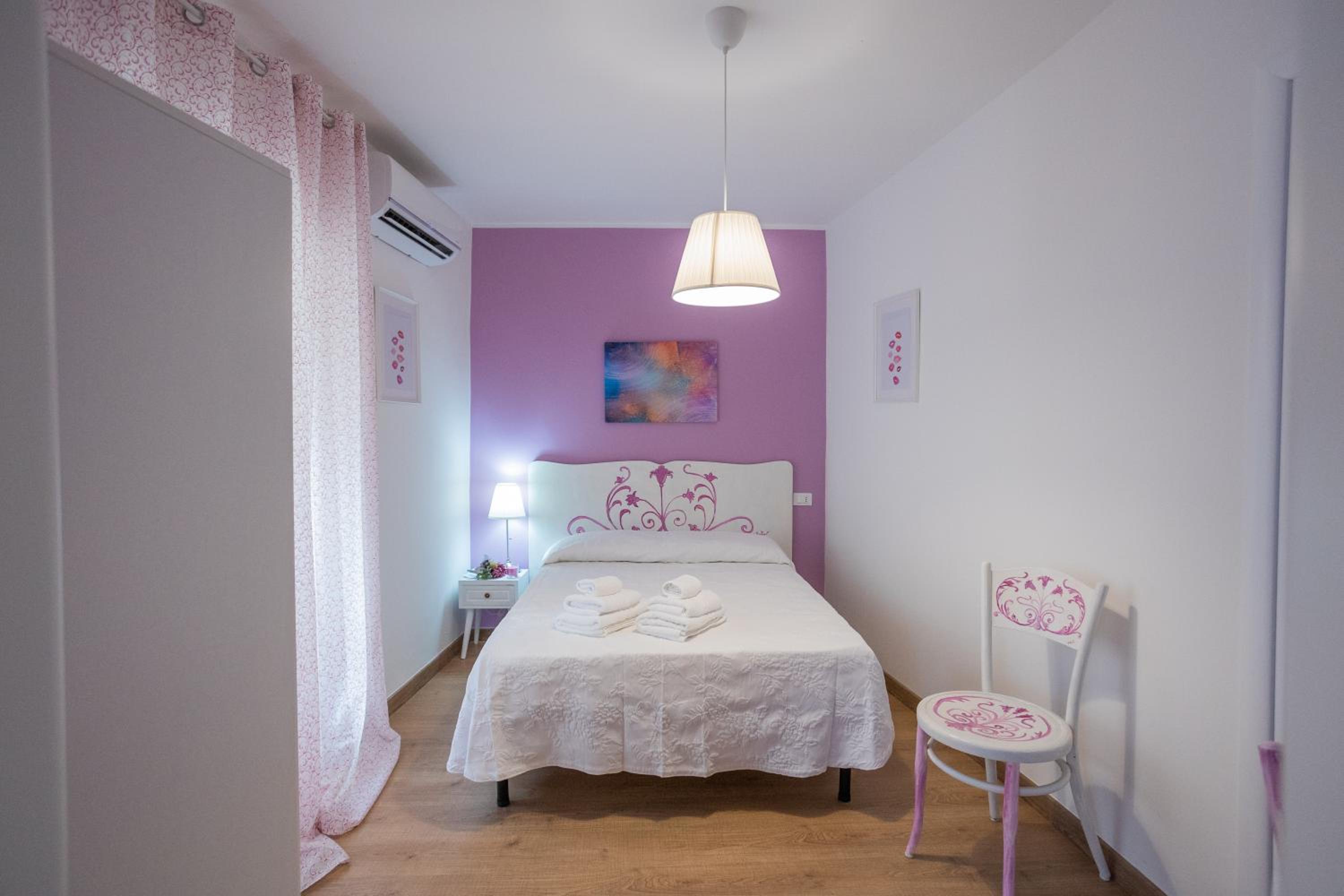 EXCLUSIVE ROOMS